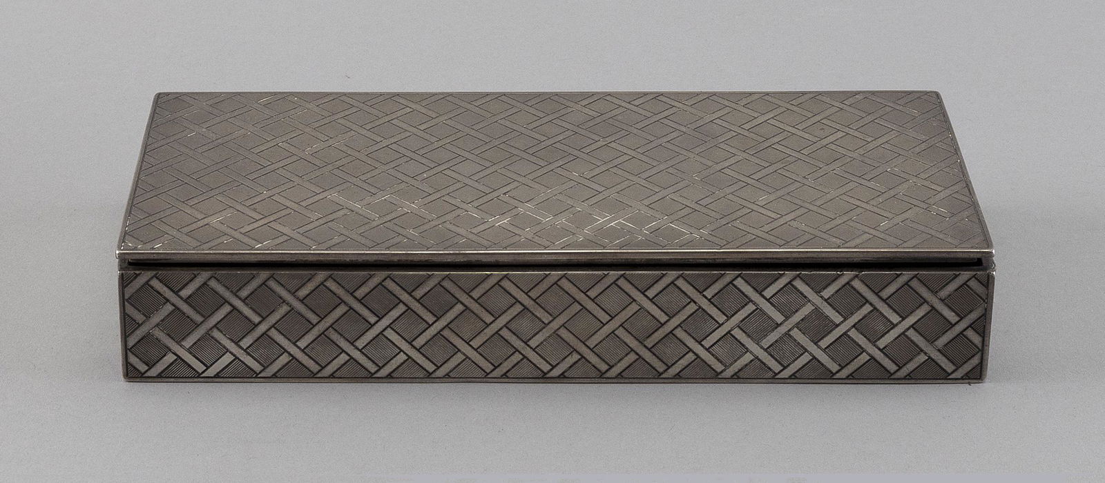 DUNHILL STERLING SILVER CIGARETTE BOX First Half of the 20th Century Approx. 9.0 troy oz. (1 of 4)