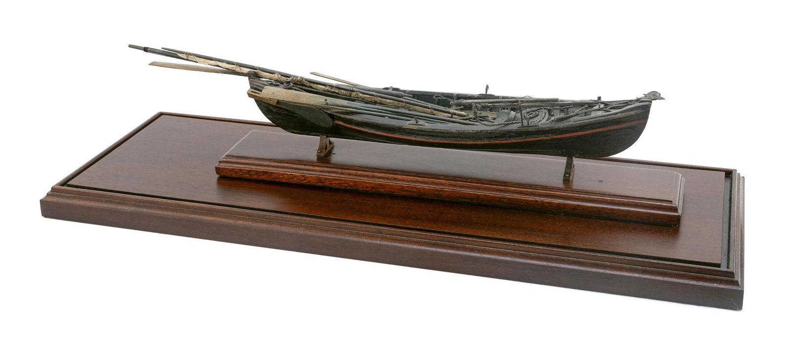 WOODEN MODEL OF WHALEBOAT 20th Century Case height 7.5". Length 27.5". Width 9.5". (1 of 2)