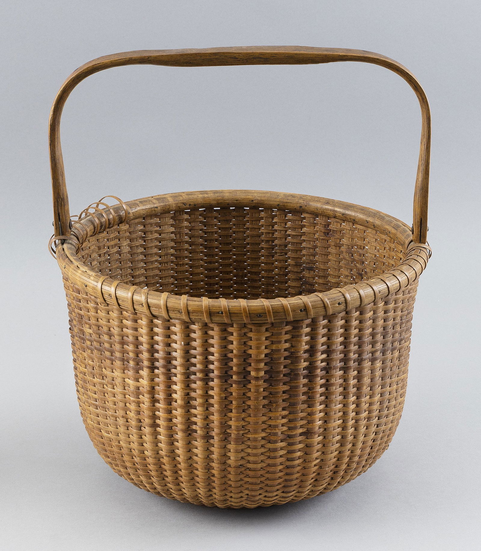 JOSE FORMOSO REYES NANTUCKET BASKET Nantucket, Massachusetts, Mid-20th Century Height 7". Diameter (1 of 5)