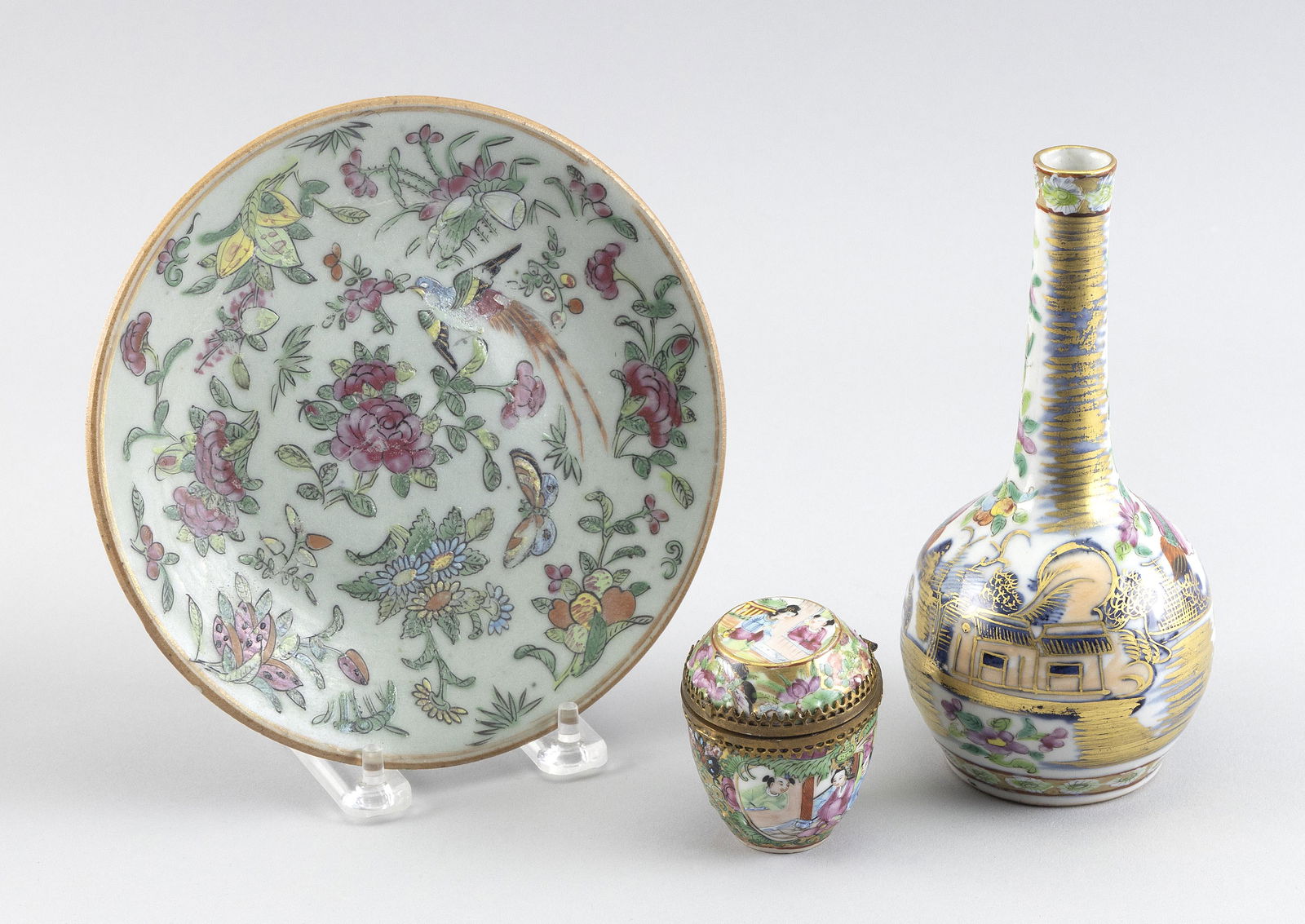 THREE PIECES OF CHINESE EXPORT FAMILLE ROSE PORCELAIN Late 19th Century (1 of 2)