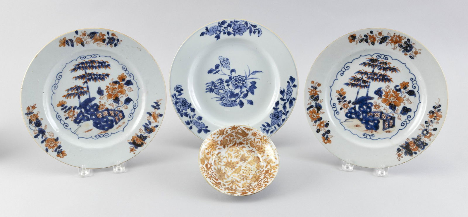 FOUR PIECES OF CHINESE EXPORT PORCELAIN 19th Century (1 of 2)