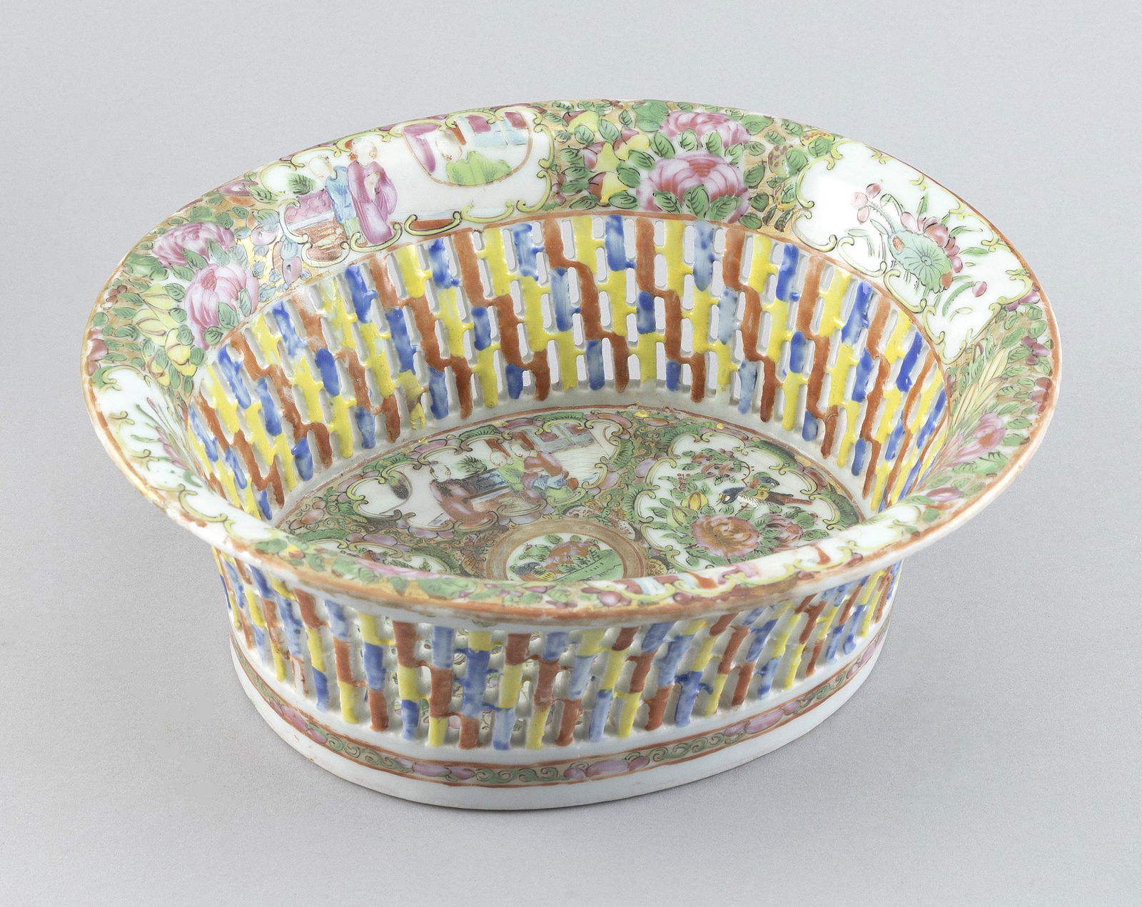 CHINESE EXPORT ROSE MEDALLION PORCELAIN CHESTNUT BASKET Circa 1850 Height 4". Length 10.5". Width (1 of 2)