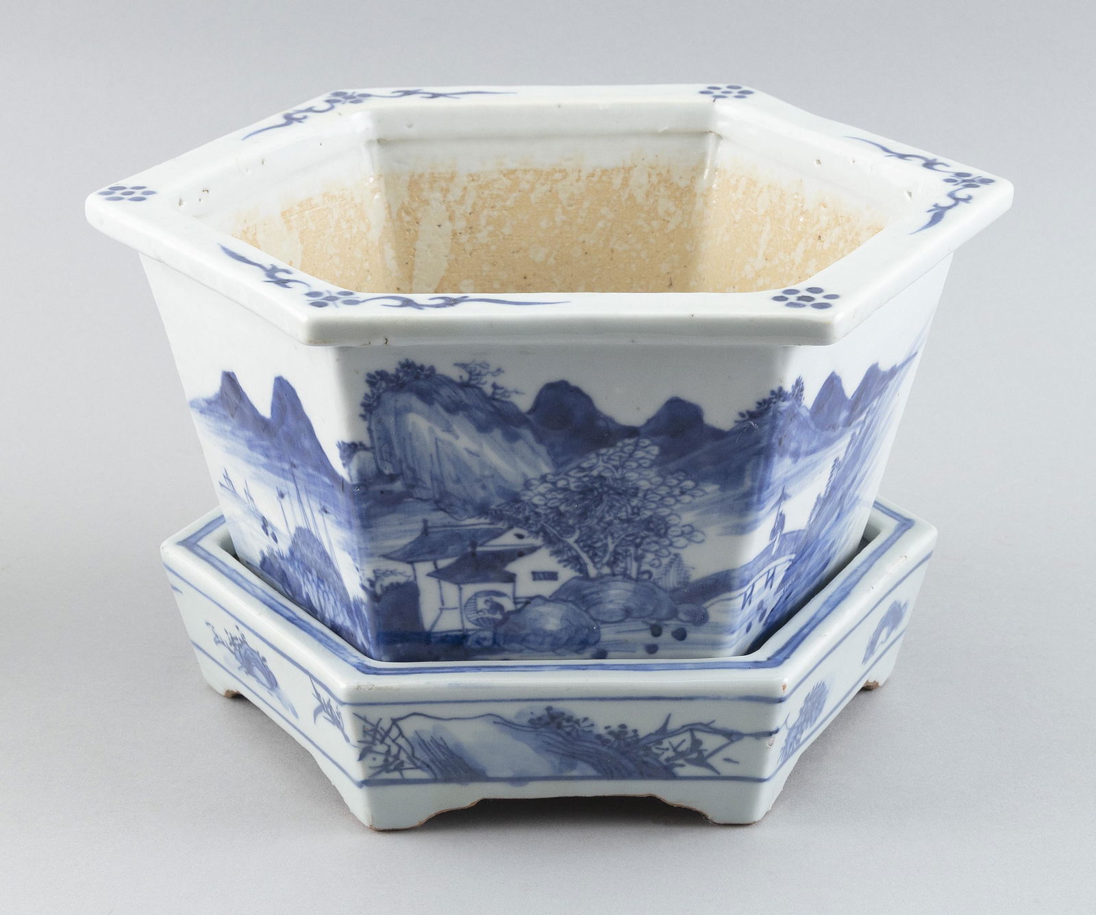 CHINESE CANTON PORCELAIN JARDINIERE WITH STAND Mid-19th Century Height 6.25". Width 10.5". (1 of 4)