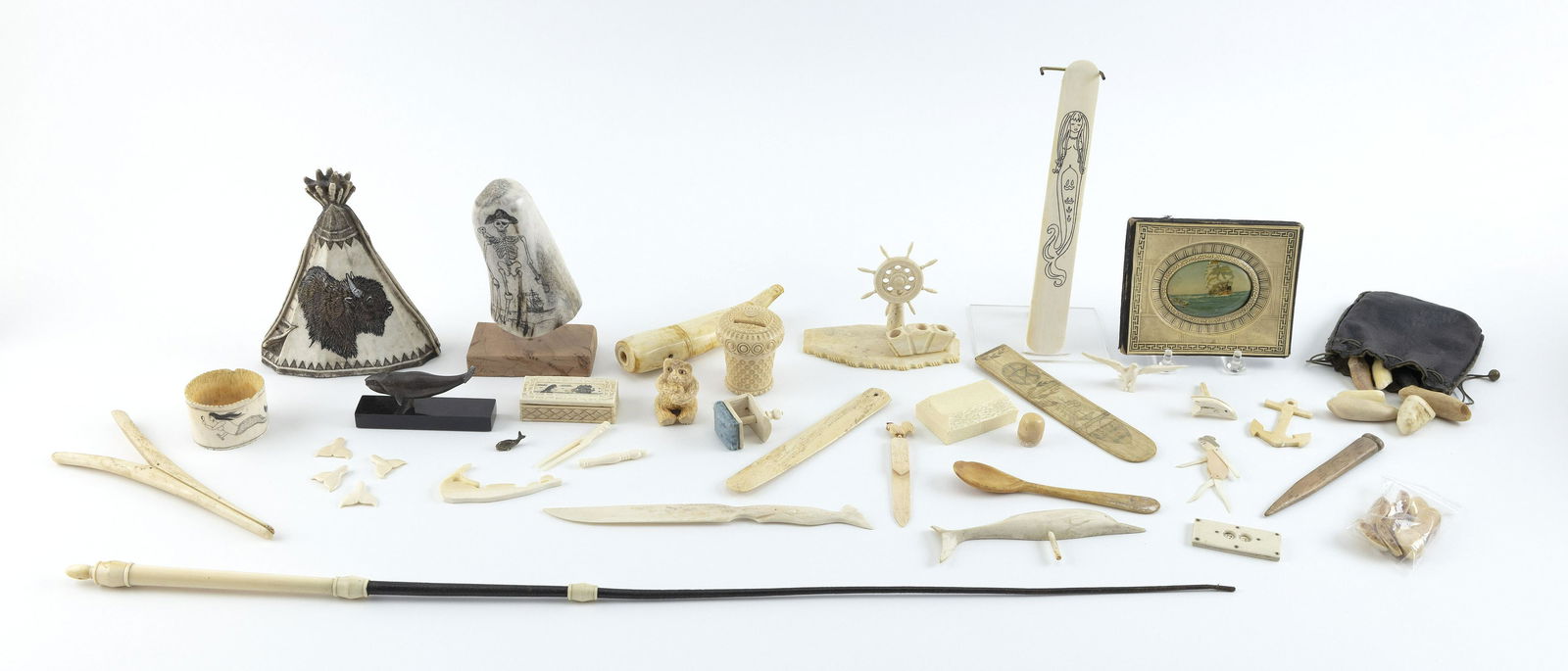 * BOX LOT OF ITEMS IN WHALEBONE, ANTLER, ETC. 20th Century (1 of 1)