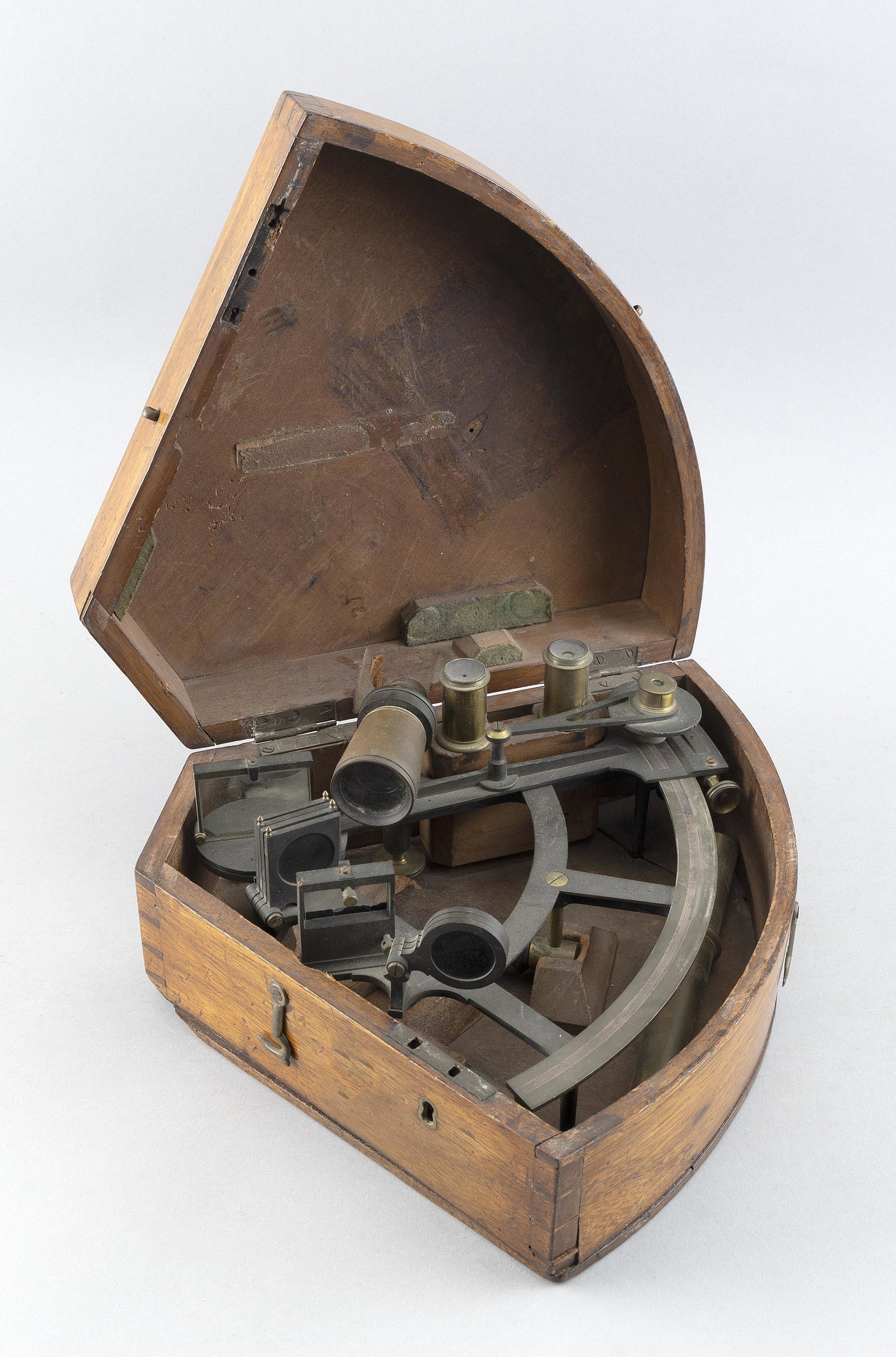 CASED DOLLOND SEXTANT Last Quarter of the 19th Century Case height 5". Length 10.75". Width 12.5".: CASED DOLLOND SEXTANT Last Quarter of the 19th Century Wedge-shaped walnut case. Case height 5". Length 10.75". Width 12.5".