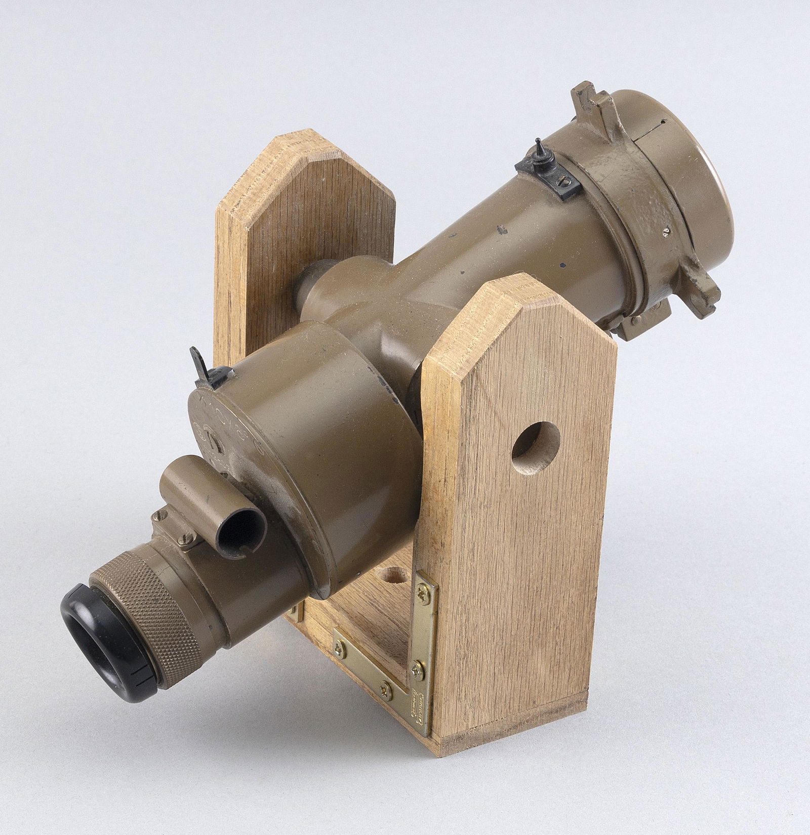 JAPANESE WORLD WAR II SCOPE Length 9”. (1 of 3)