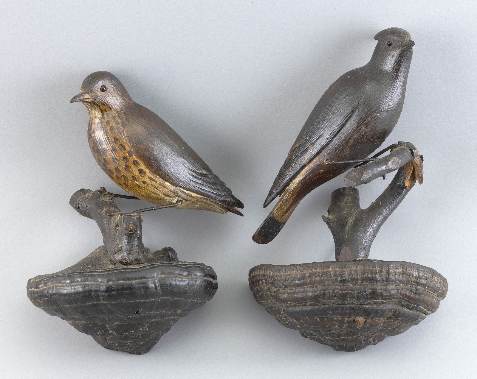 PAIR OF CARVED SONGBIRDS ATTRIBUTED TO EDWARD DOANE Early 20th Century Heights 8” and 9” (1 of 2)