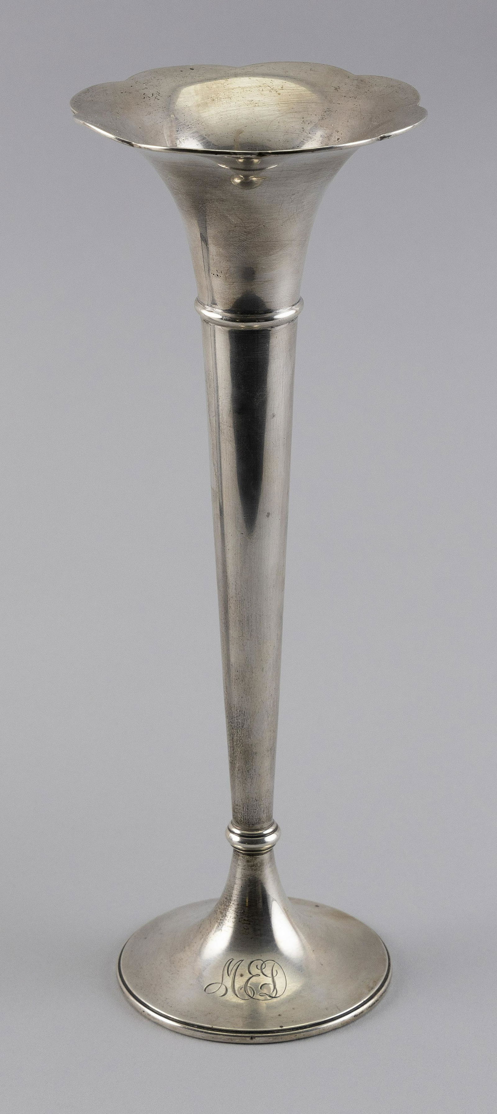 TIFFANY & CO. STERLING SILVER BUD VASE New York, 20th Century (1 of 3)