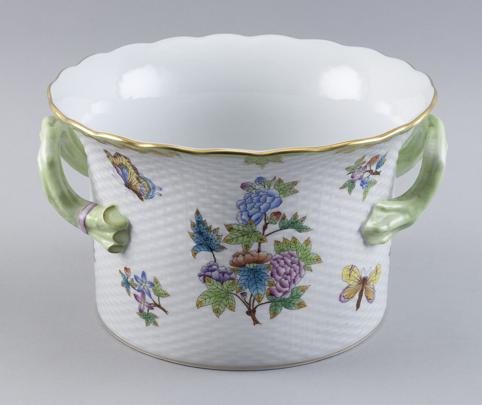 LARGE HEREND PORCELAIN TWO-HANDLED CACHEPOT 20th Century Height 6.5”. Width 10.25”. (1 of 2)