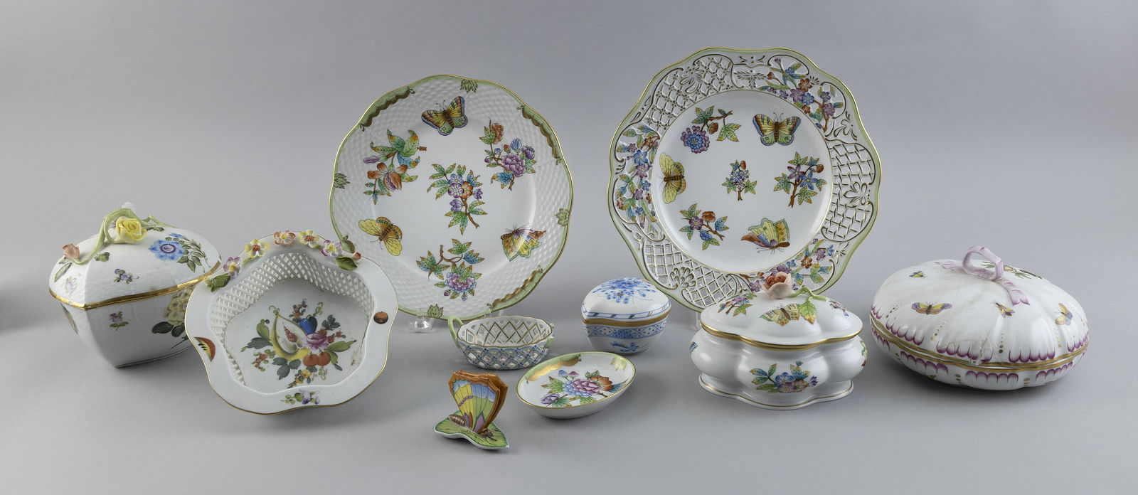 TEN PIECES OF HEREND PORCELAIN 20th Century (1 of 1)