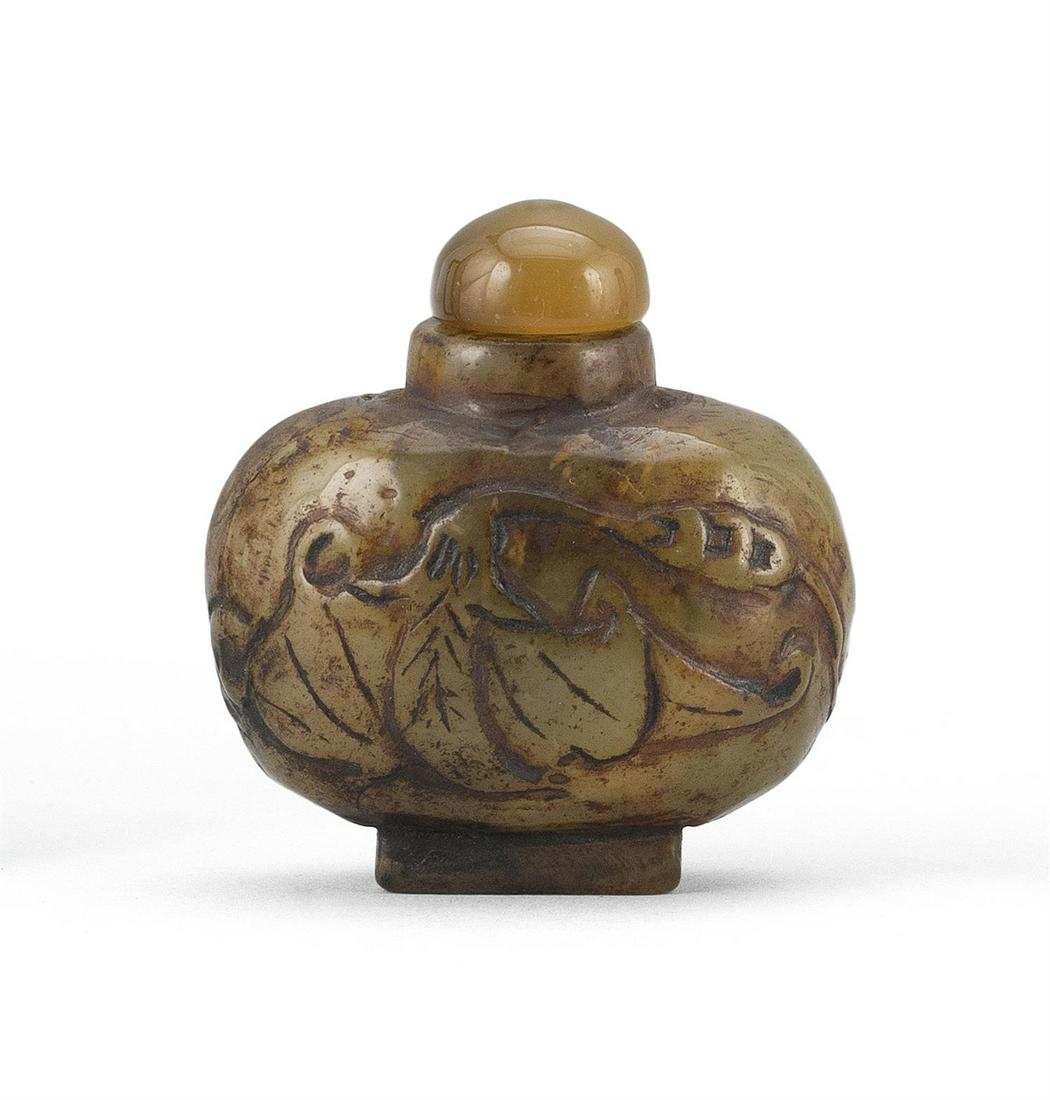 CHINESE CARVED MUTTONFAT JADE SNUFF BOTTLE 20th Century Height 2". (1 of 3)