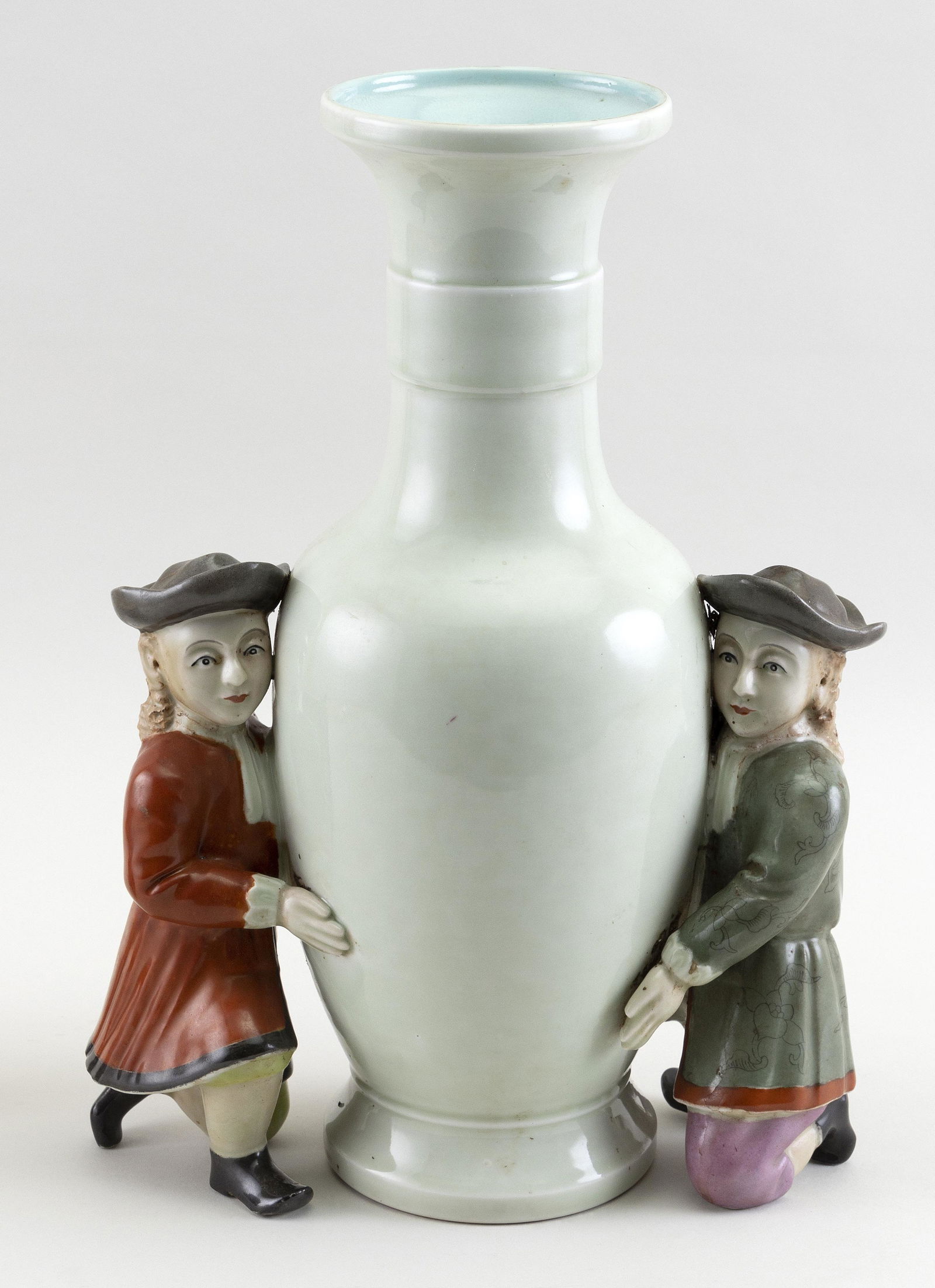 CHINESE EXPORT CELADON PORCELAIN BALUSTER VASE SUPPORTED BY TWO APPLIED FIGURES OF KNEELING DUTCHMEN (1 of 16)