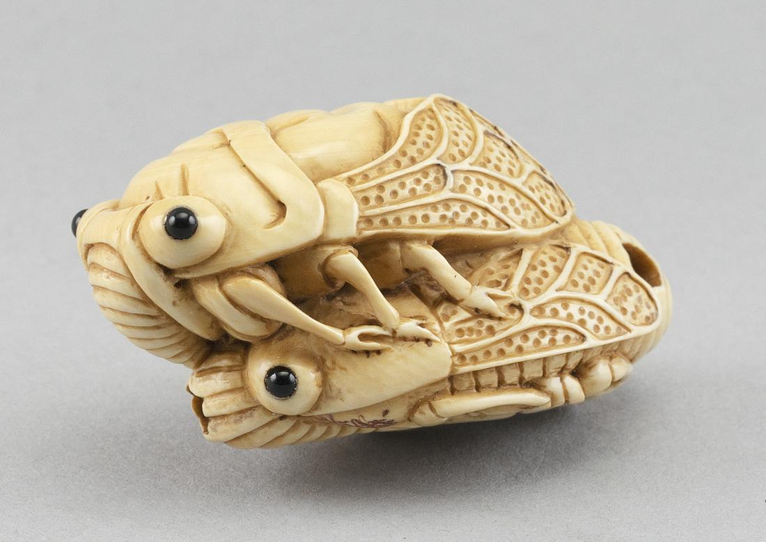 JAPANESE CARVED IVORY NETSUKE BY YAMADA HOJITSU 19th Century Length 2”. (1 of 3)