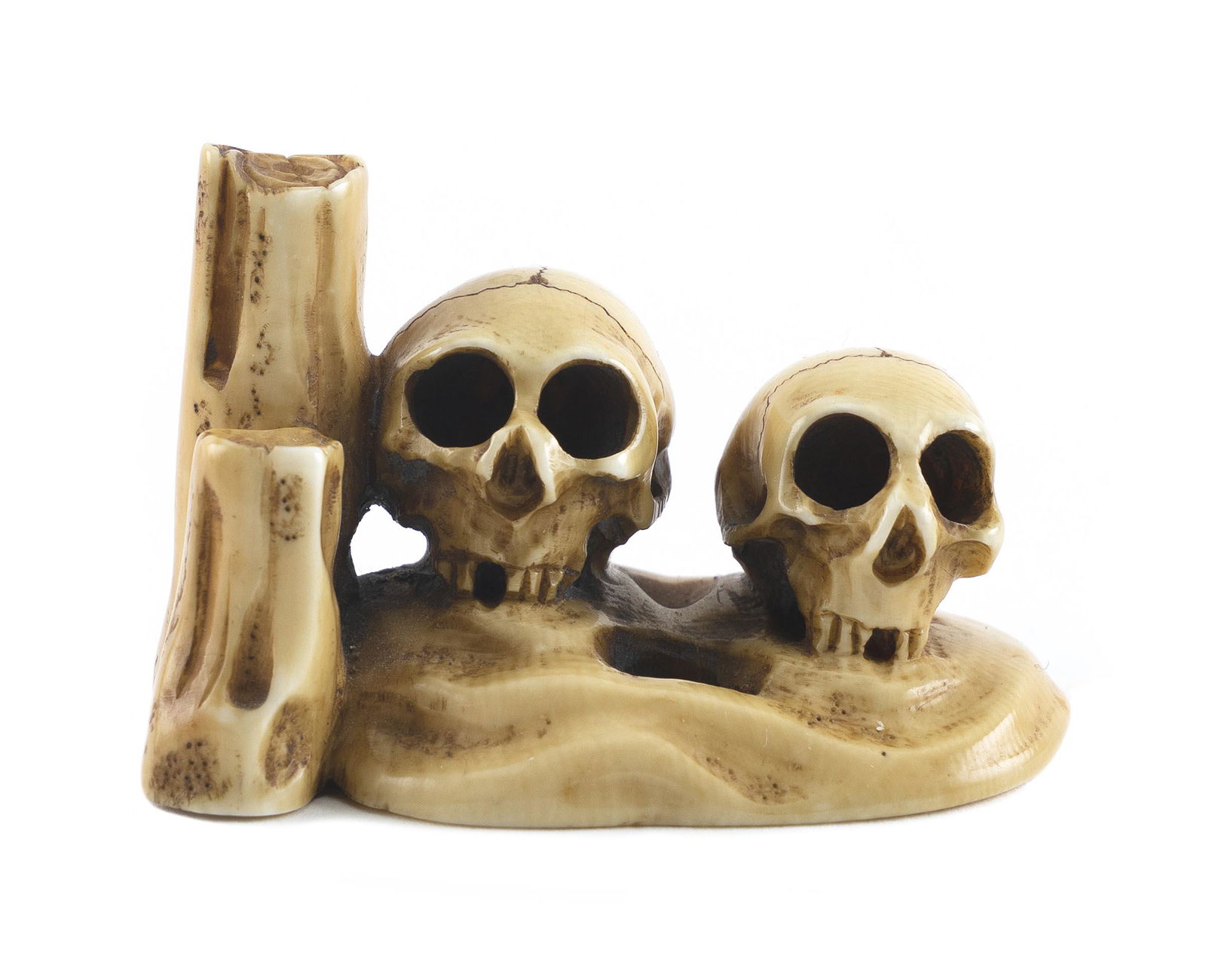 JAPANESE CARVED IVORY NETSUKE 19th Century Length 2”. (1 of 3)