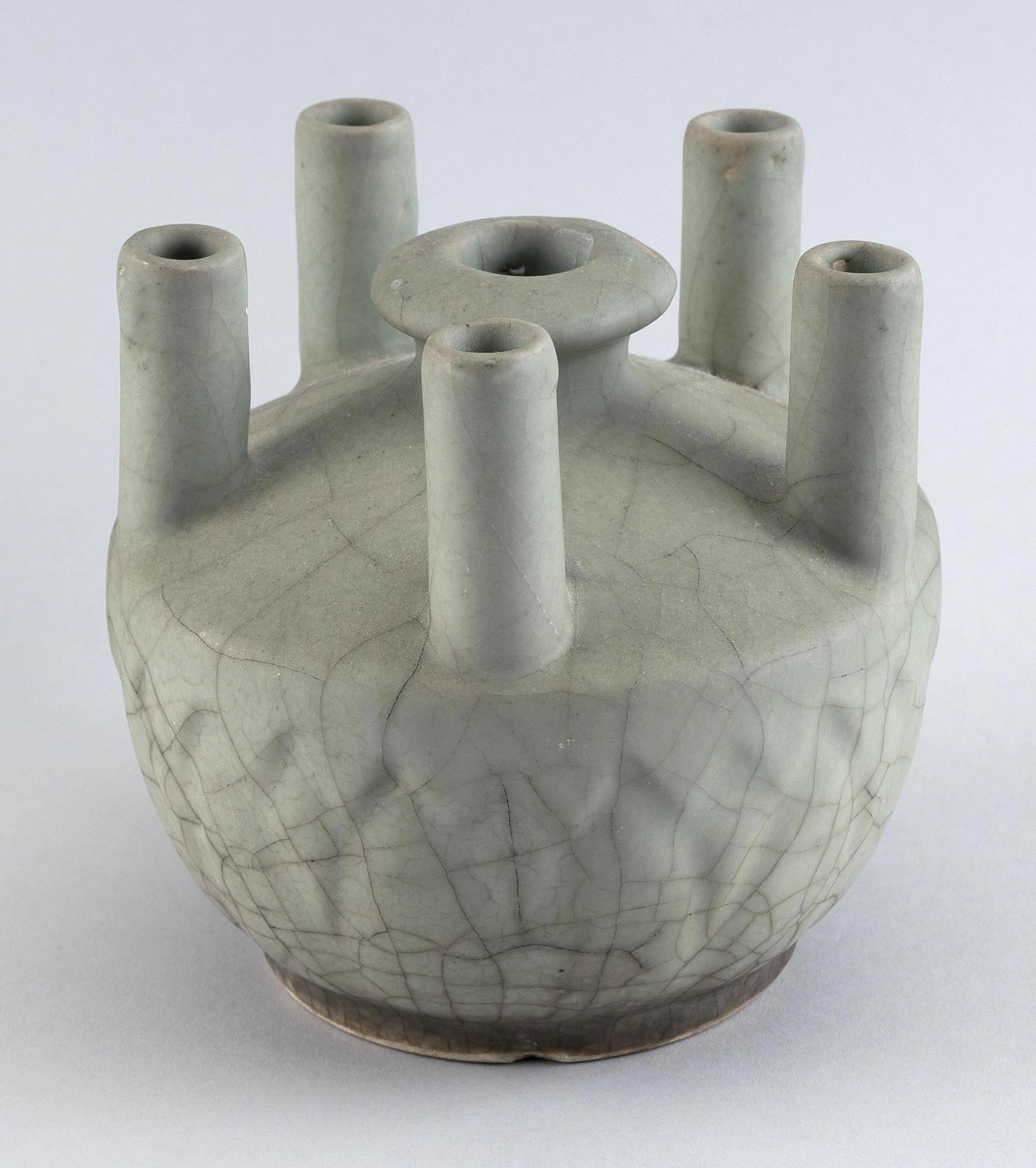 CHINESE CELADON CRACKLEWARE PORCELAIN TULIPIERE Ming Dynasty Height 5.5”. (1 of 3)