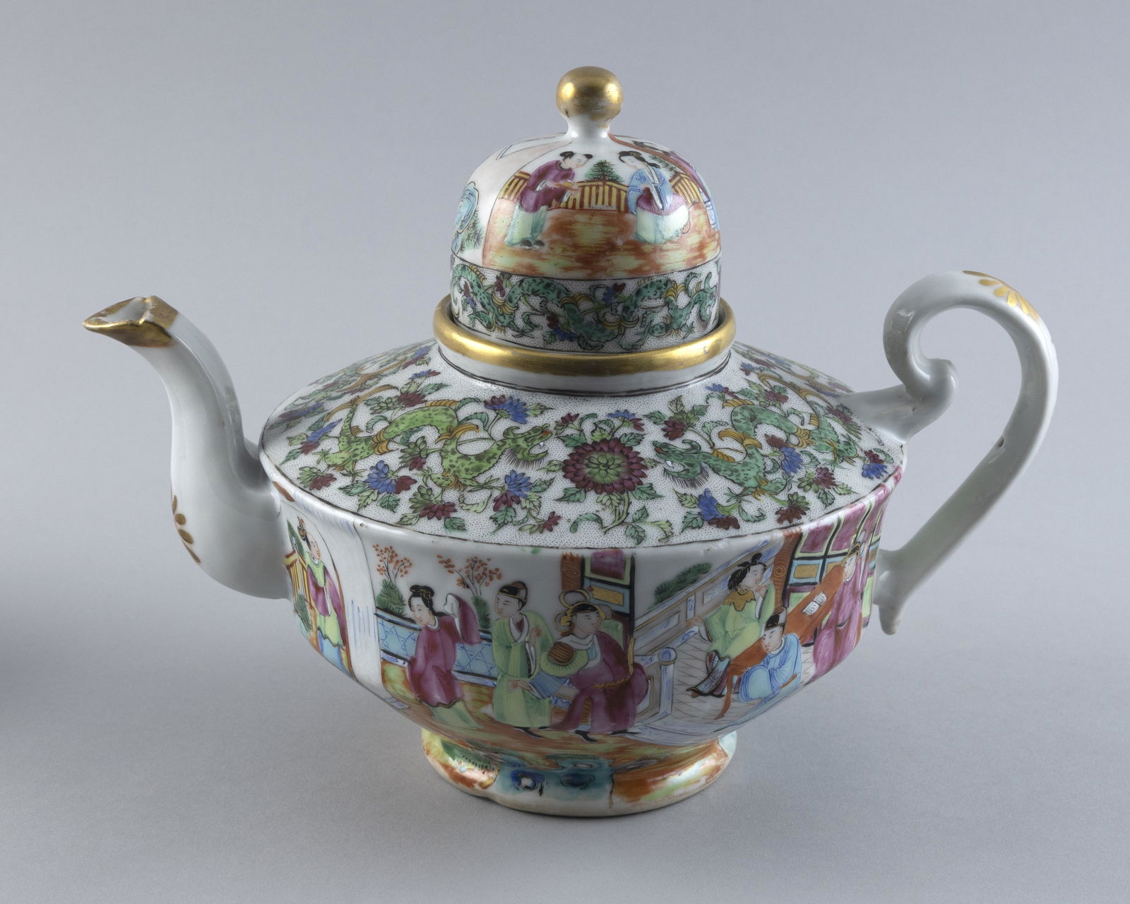 CHINESE EXPORT ROSE MANDARIN PORCELAIN TEAPOT 19th Century Height 8.5”. Length across handle (1 of 2)