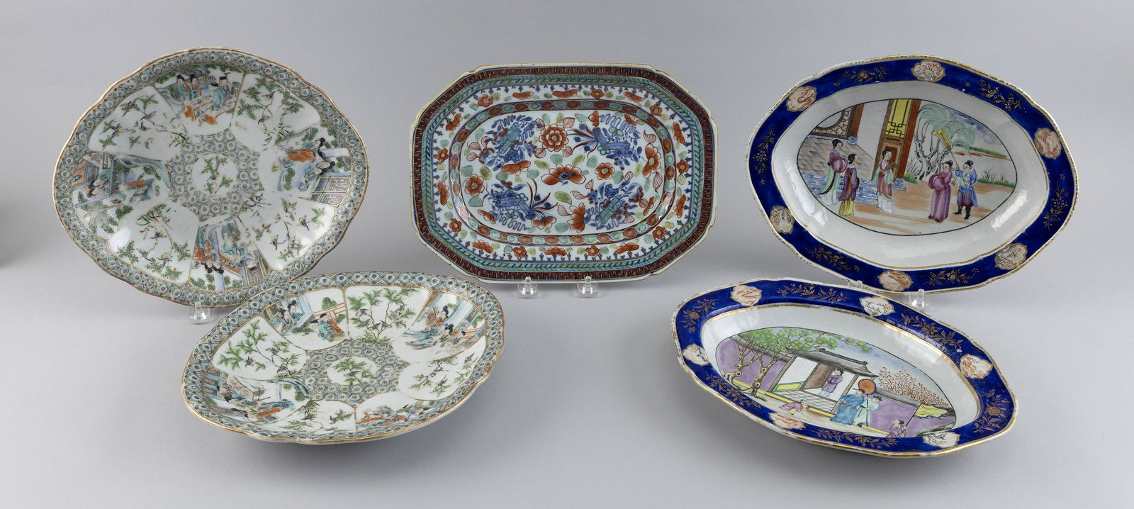 FIVE CHINESE EXPORT PORCELAIN PLATTERS 19th Century (1 of 8)