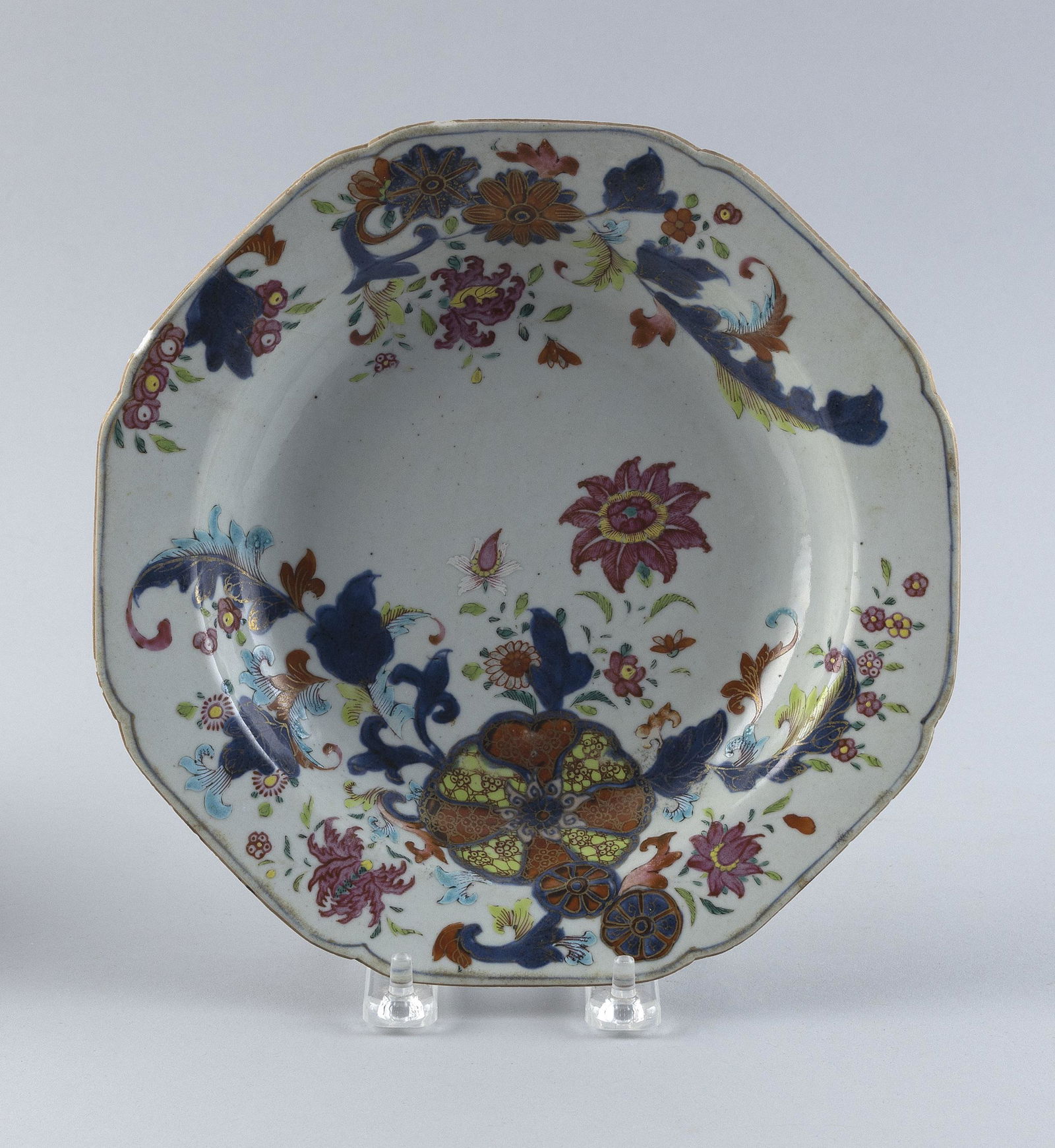CHINESE EXPORT TOBACCO LEAF PATTERN PORCELAIN SOUP DISH Second Half of the 18th Century Height (1 of 2)