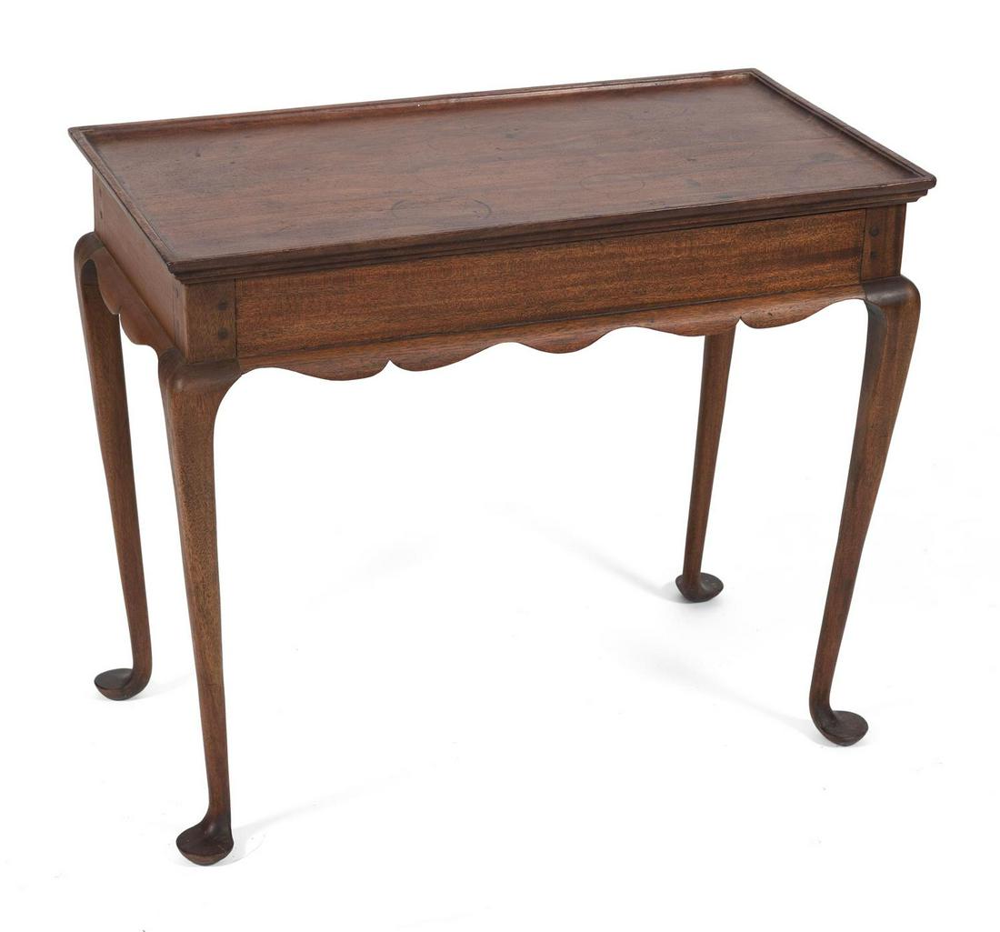 COPY OF A BOSTON QUEEN ANNE TRAY-TOP TEA TABLE America, 19th/20th Century Height 27". Length 32". (1 of 2)