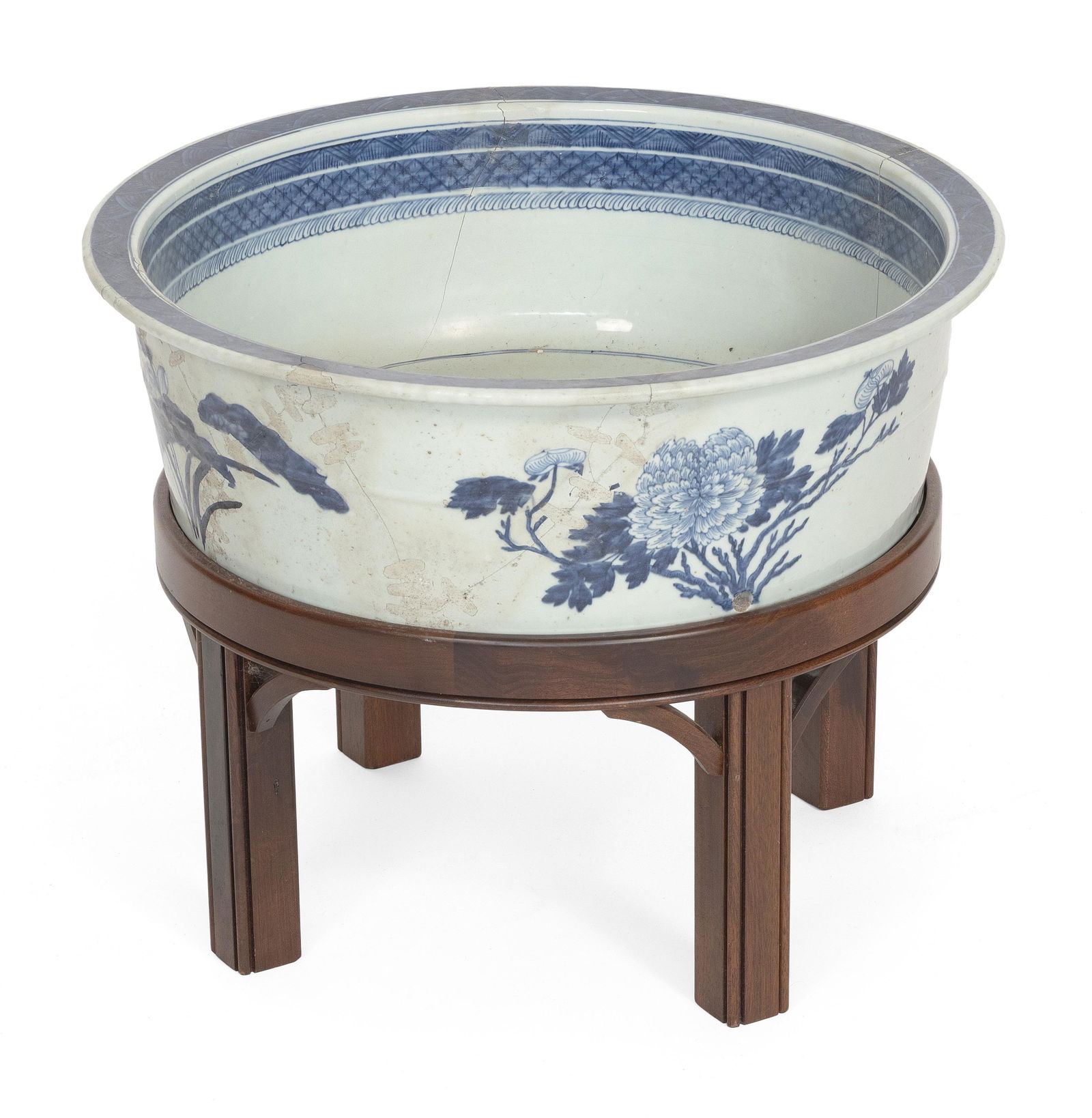 CHINESE EXPORT PORCELAIN FISH BOWL ON STAND First Half of the 19th Century Diameter 21.25". (1 of 2)