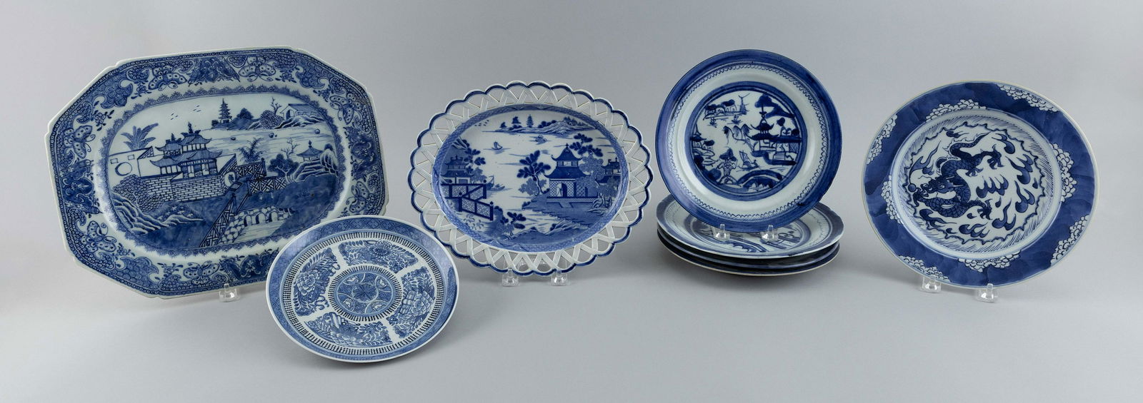 EIGHT PIECES OF CHINESE-STYLE AND CHINESE EXPORT BLUE AND WHITE PORCELAIN 19th/20th Century (1 of 1)