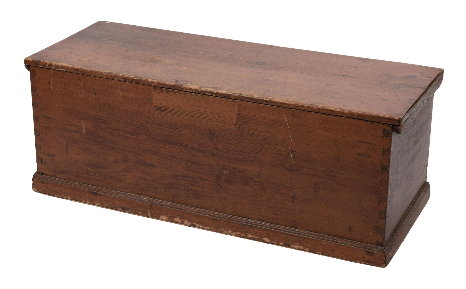 BLANKET BOX Height 19". Width 47.5". Depth 18".: BLANKET BOX In pine under a brown stain. Iron hinges. Interior with ditty box. Height 19". Width 47.5". Depth 18".