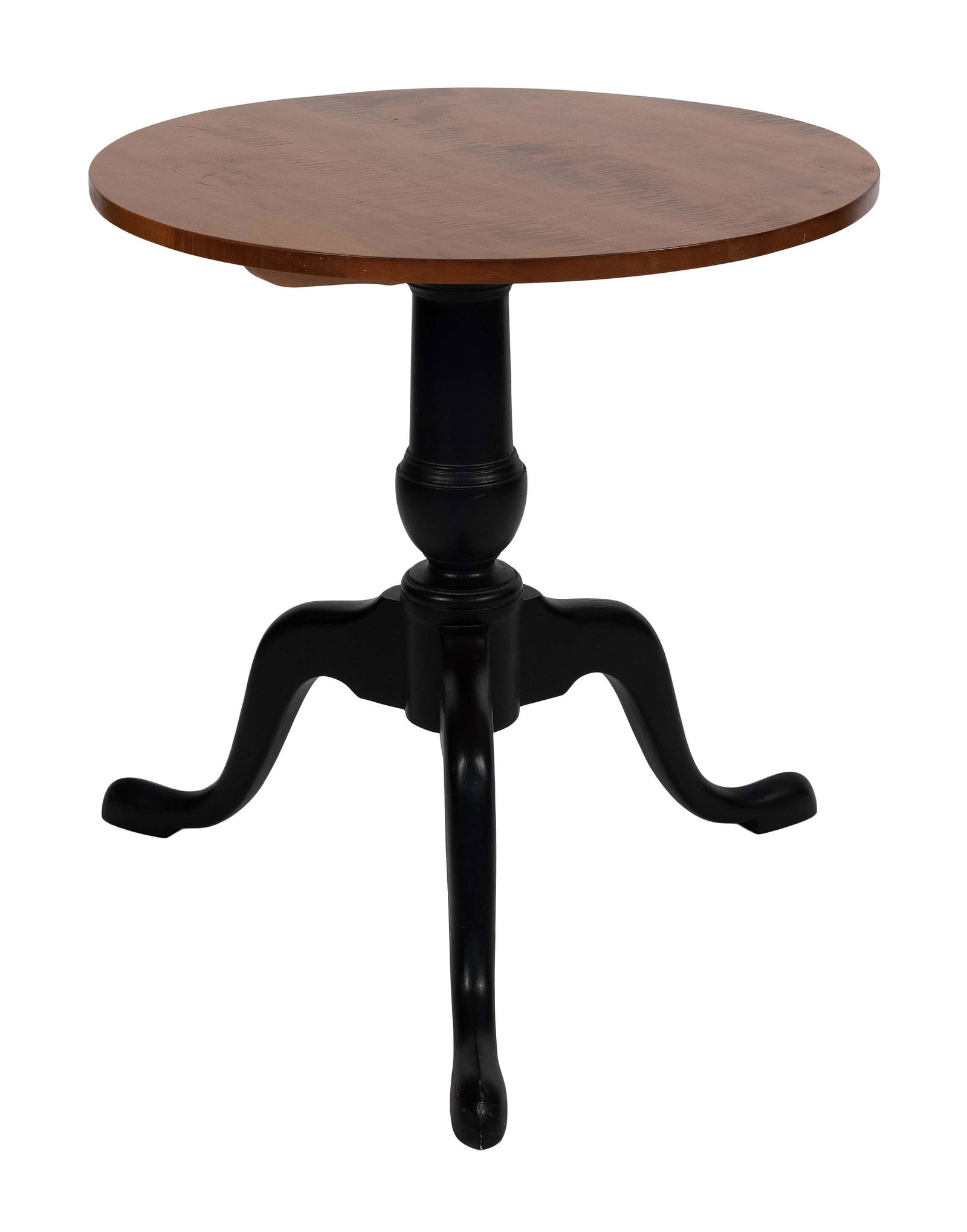 ELDRED WHEELER QUEEN ANNE-STYLE TEA TABLE Massachusetts, 20th Century Height 29". Diameter 27.75". (1 of 1)
