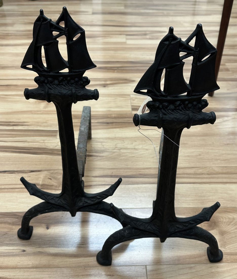 CAST IRON SHIP ANDIRONS Mid-20th Century Heights 19.5î. (1 of 2)