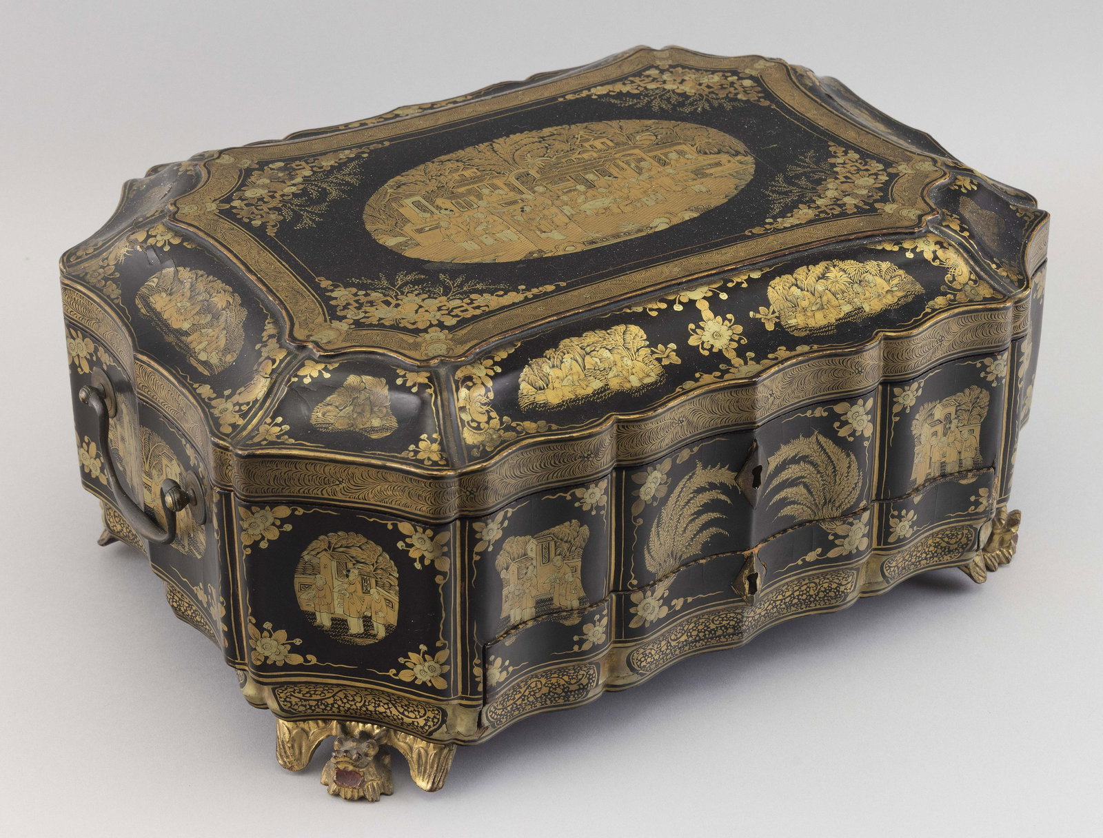 CHINESE EXPORT LACQUER SEWING BOX Mid-19th Century Height 7î. Width 14.75î. Depth 11î (1 of 3)