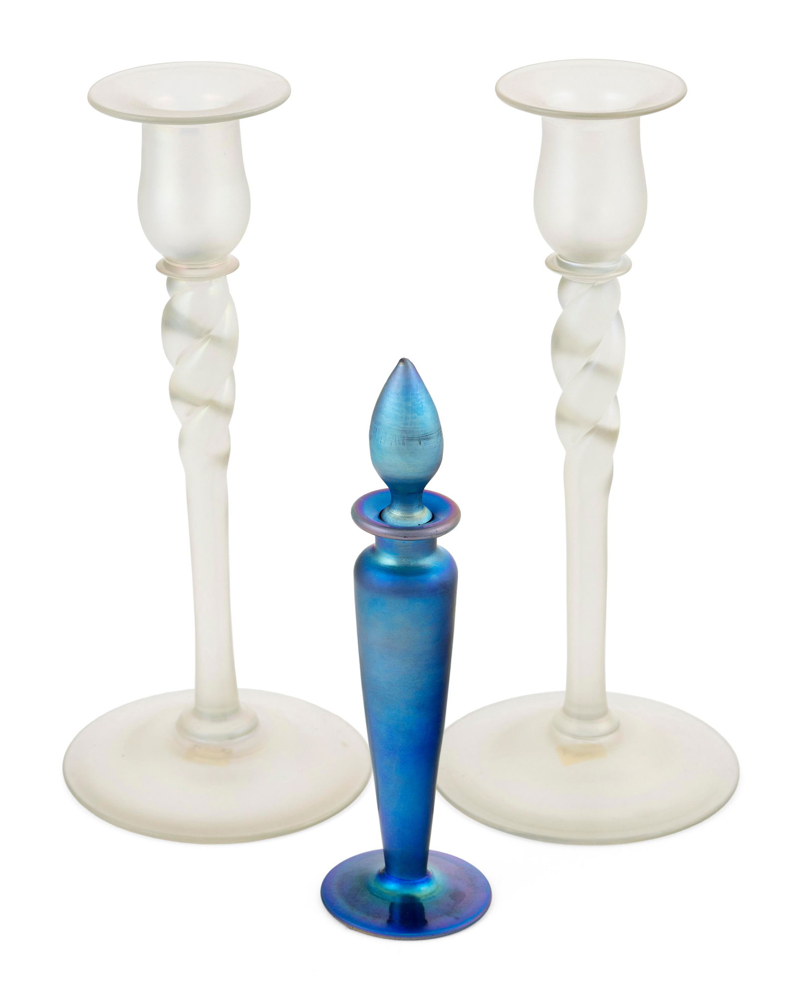 THREE PIECES OF STEUBEN ART GLASS New York, 20th/21st Century Heights 7.5" and 10". (1 of 4)