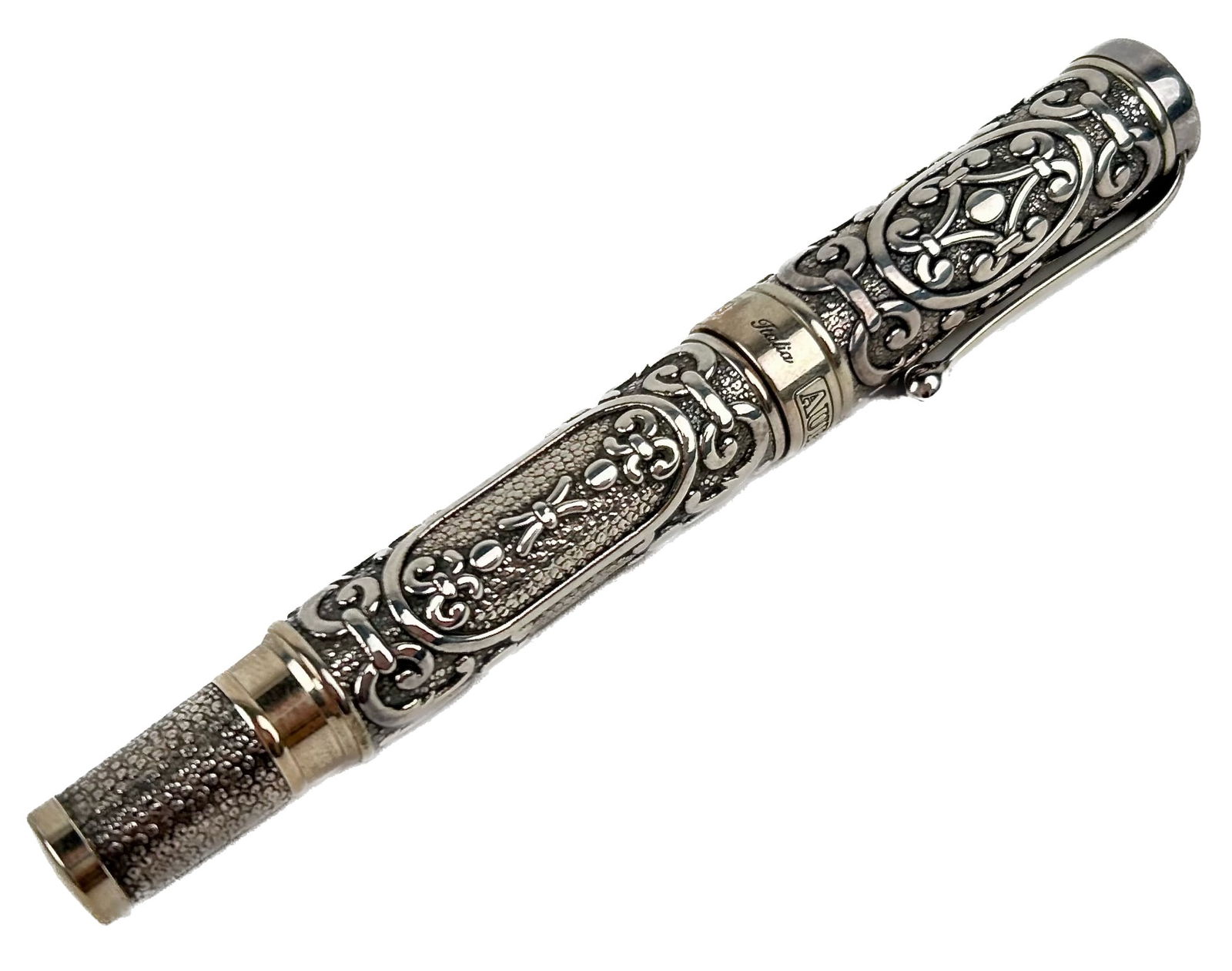AURORA BENVENUTO CELLINI LIMITED EDITION FOUNTAIN PEN Length 5.375". (1 of 2)