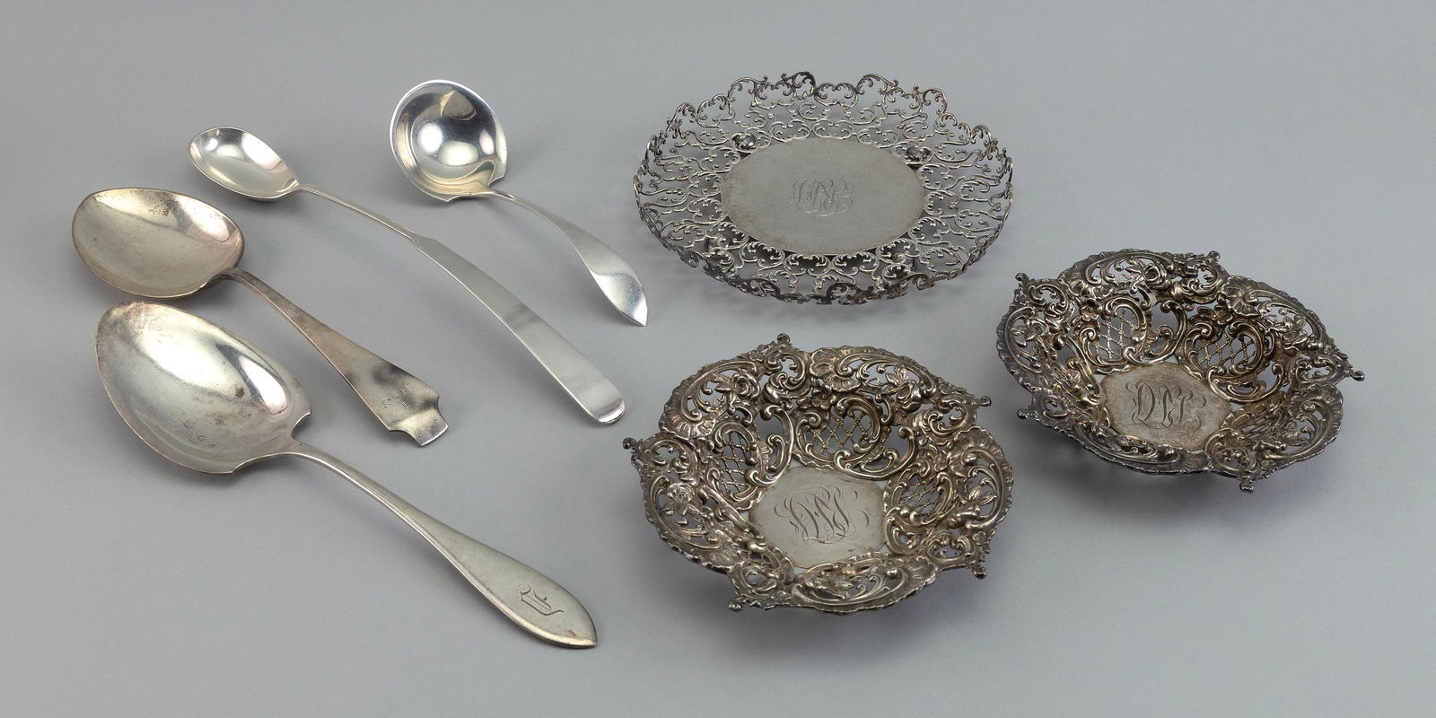 SEVEN STERLING SILVER ITEMS Late 19th/Early 20th Century Approx. 21.6 troy oz. (1 of 2)