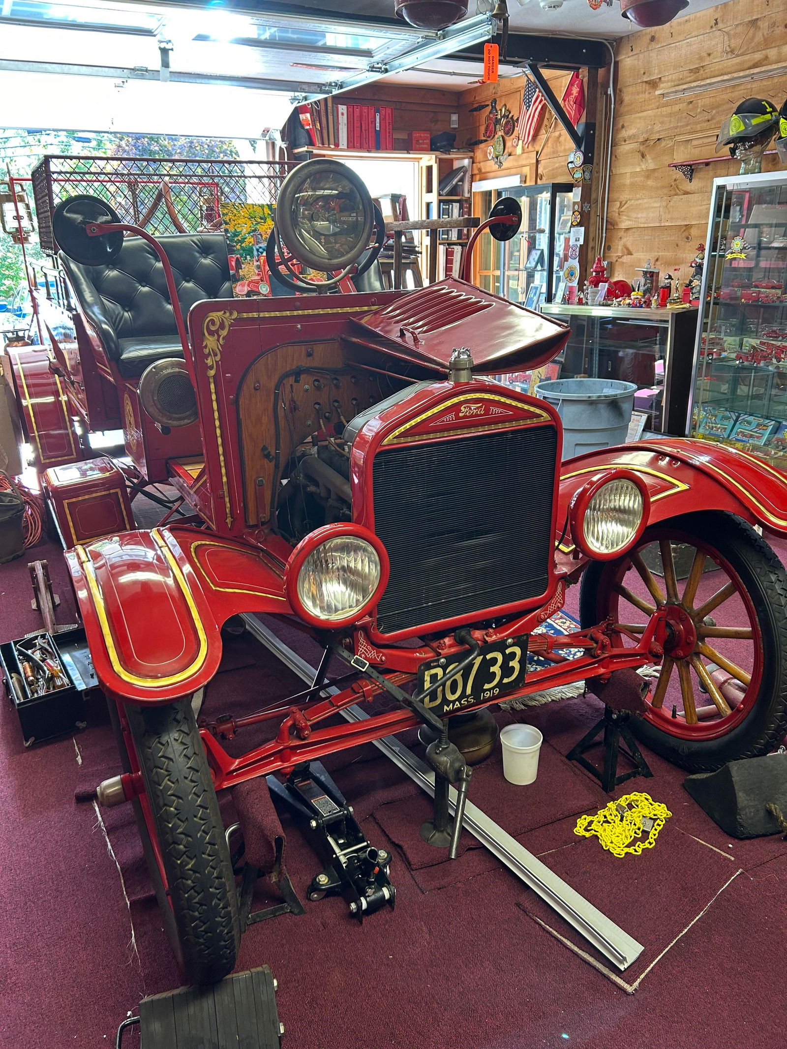 FORD MODEL T FIRE ENGINE 1919: FORD MODEL T FIRE ENGINE1919Painted as a Hanover, Massachusetts fire engine. Completely restored. Purchased in 1970 in Scituate, Massachusetts. Retains various documents, including a copy of a 2012 ne