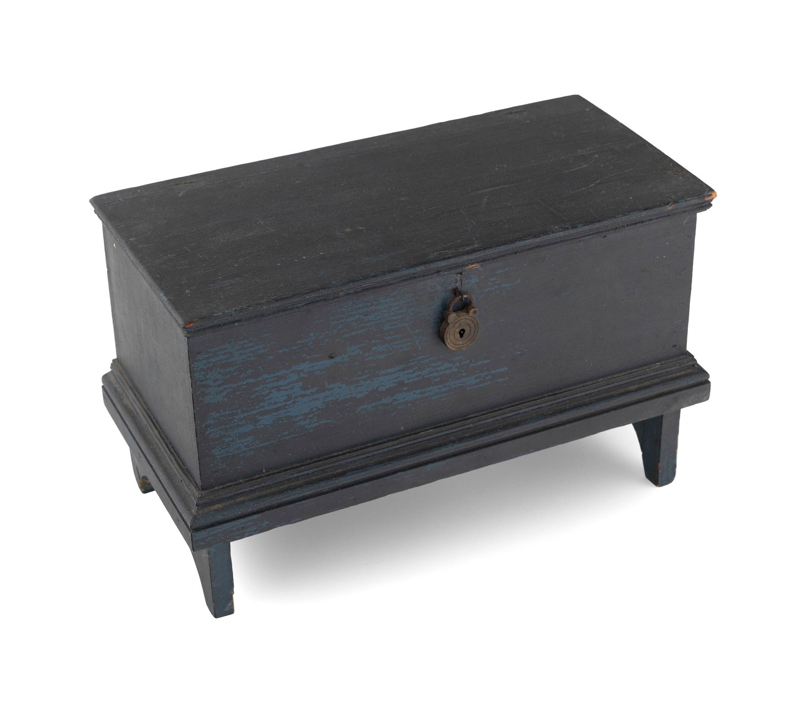 MINIATURE BLANKET CHEST America, 19th Century Height 7". Width 11". Depth 5.25". (1 of 4)