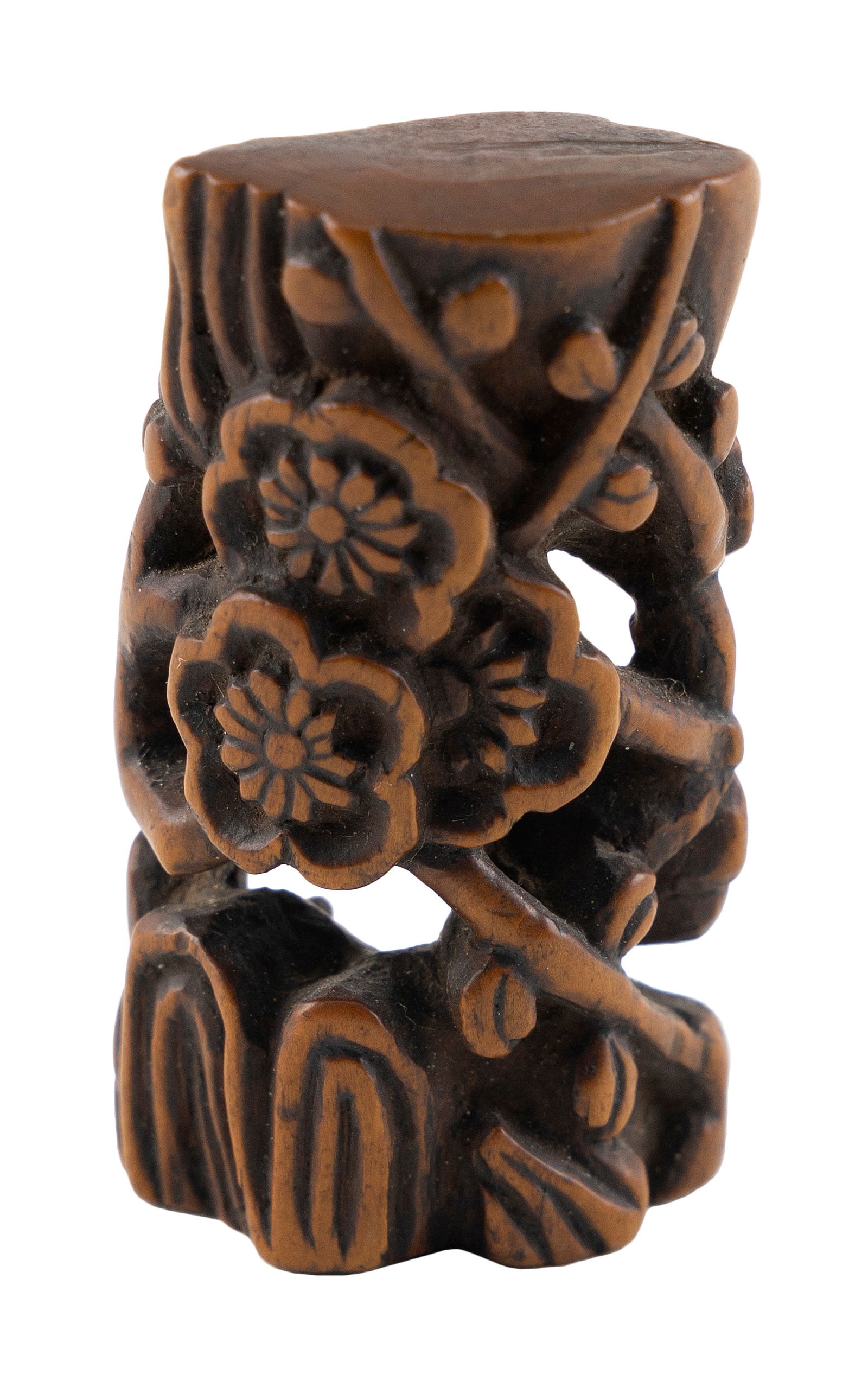 JAPANESE CARVED WOOD NETSUKE Late Meiji Period Height 2". (1 of 3)