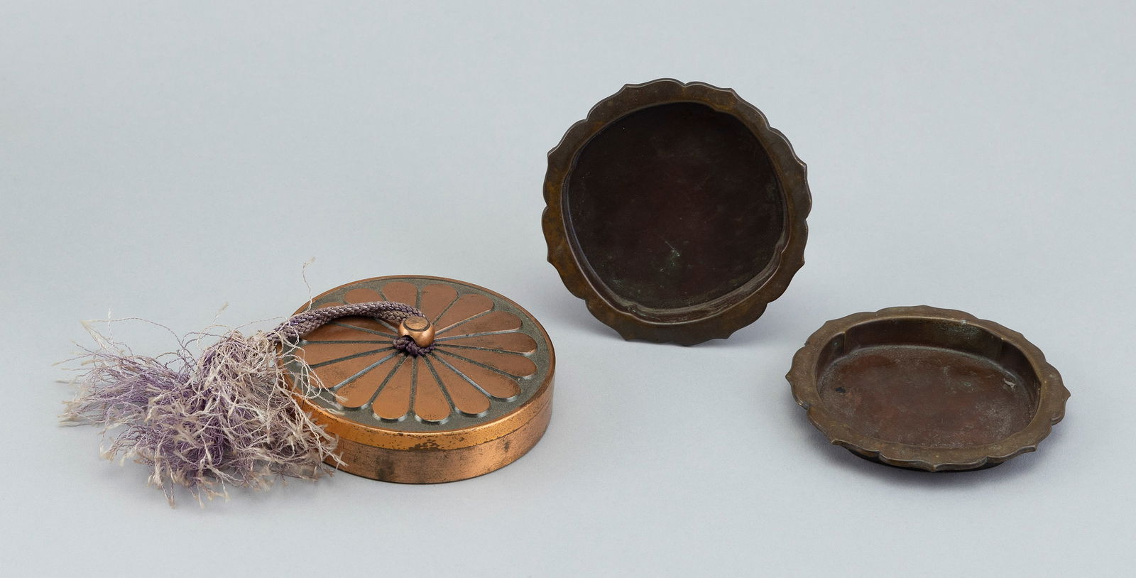 THREE SMALL JAPANESE METAL ITEMS Late 19th/Early 20th Century (1 of 4)
