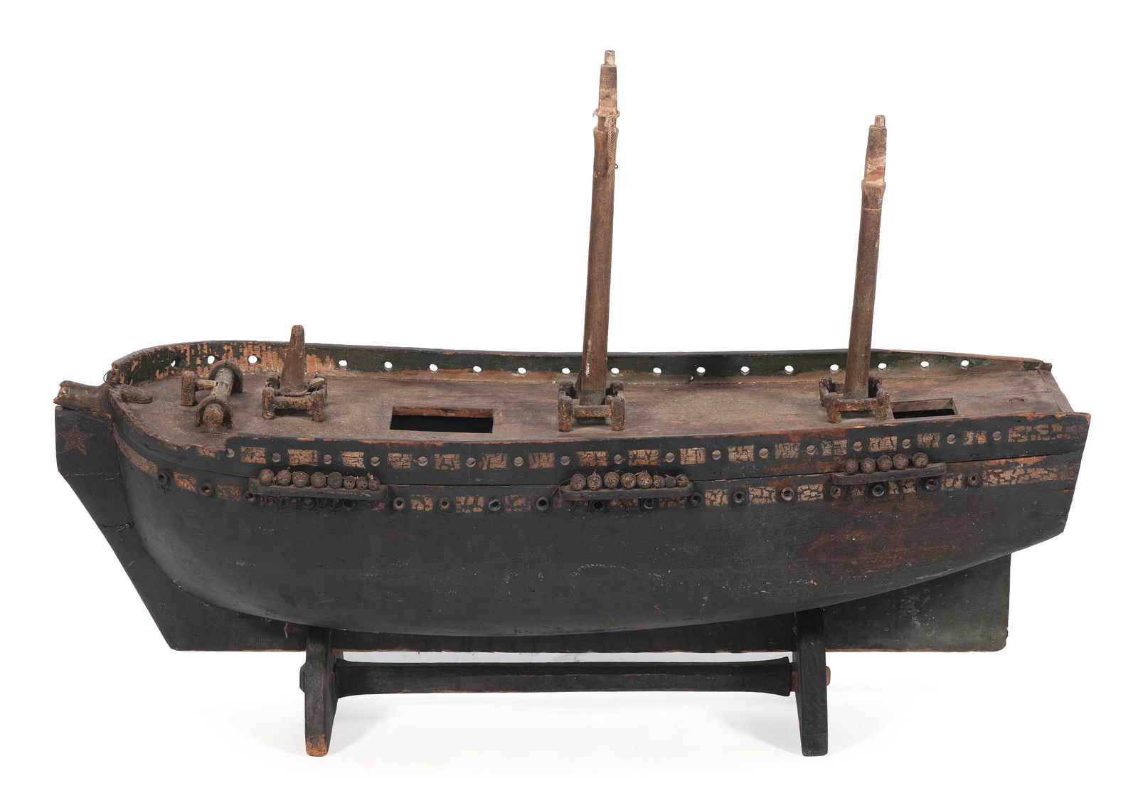 HULL MODEL OF AN EARLY 19TH CENTURY SHIP 19th Century Height 27.5". Length 41". Width 13.5". (1 of 1)