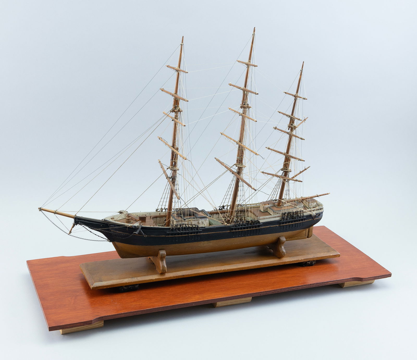 CASED MODEL OF THE CLIPPER SHIP "WHITE CLOUD" OF BOSTON Late 19th/Early 20th Century Case height (1 of 3)