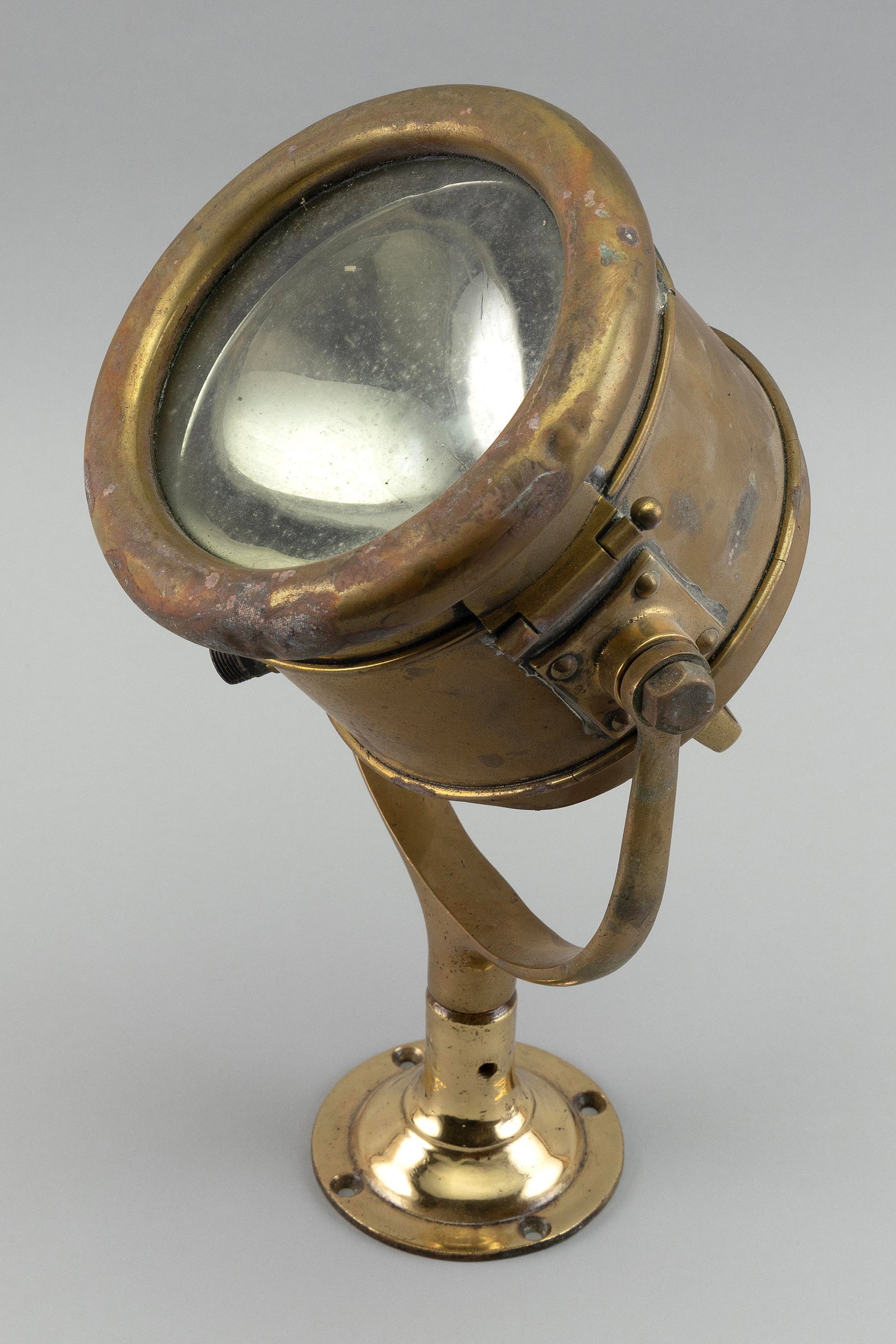 BRASS YACHT SEARCHLIGHT First Half of the 20th Century Total height 11.75". Width approx. 7".: BRASS YACHT SEARCHLIGHT First Half of the 20th Century With mounting plate. Total height 11.75". Width approx. 7".
