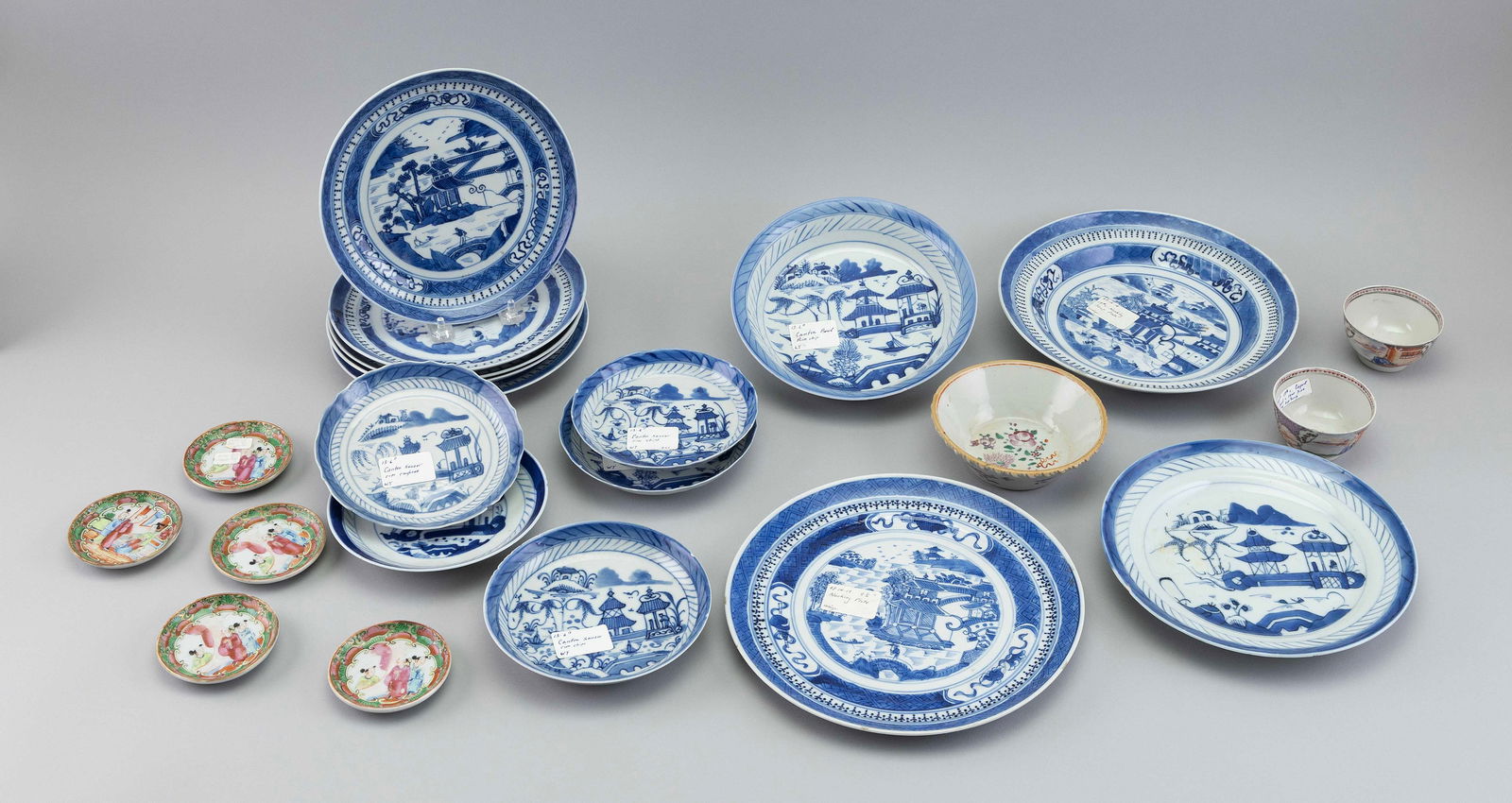 TWENTY-TWO PIECES OF ASSORTED CHINESE EXPORT PORCELAIN 19th Century Diameters from 3" to 9.5". (1 of 1)