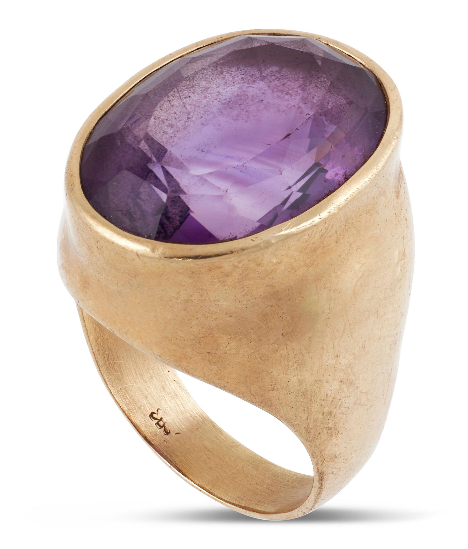 14KT YELLOW GOLD AND AMETHYST RING Approx. 28.36 total dwt. (1 of 1)