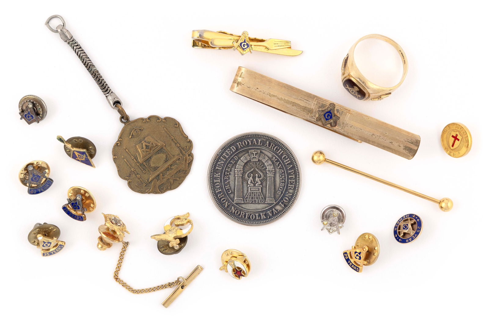 EIGHTEEN ASSORTED MASONIC PIECES, INCLUDING A 10KT YELLOW GOLD RING Ring approx. 3.79 dwt. (1 of 1)