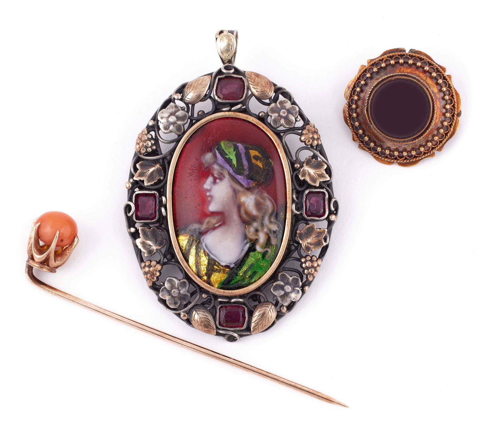 THREE VINTAGE PINS Approx. 10.91 total dwt. (1 of 2)