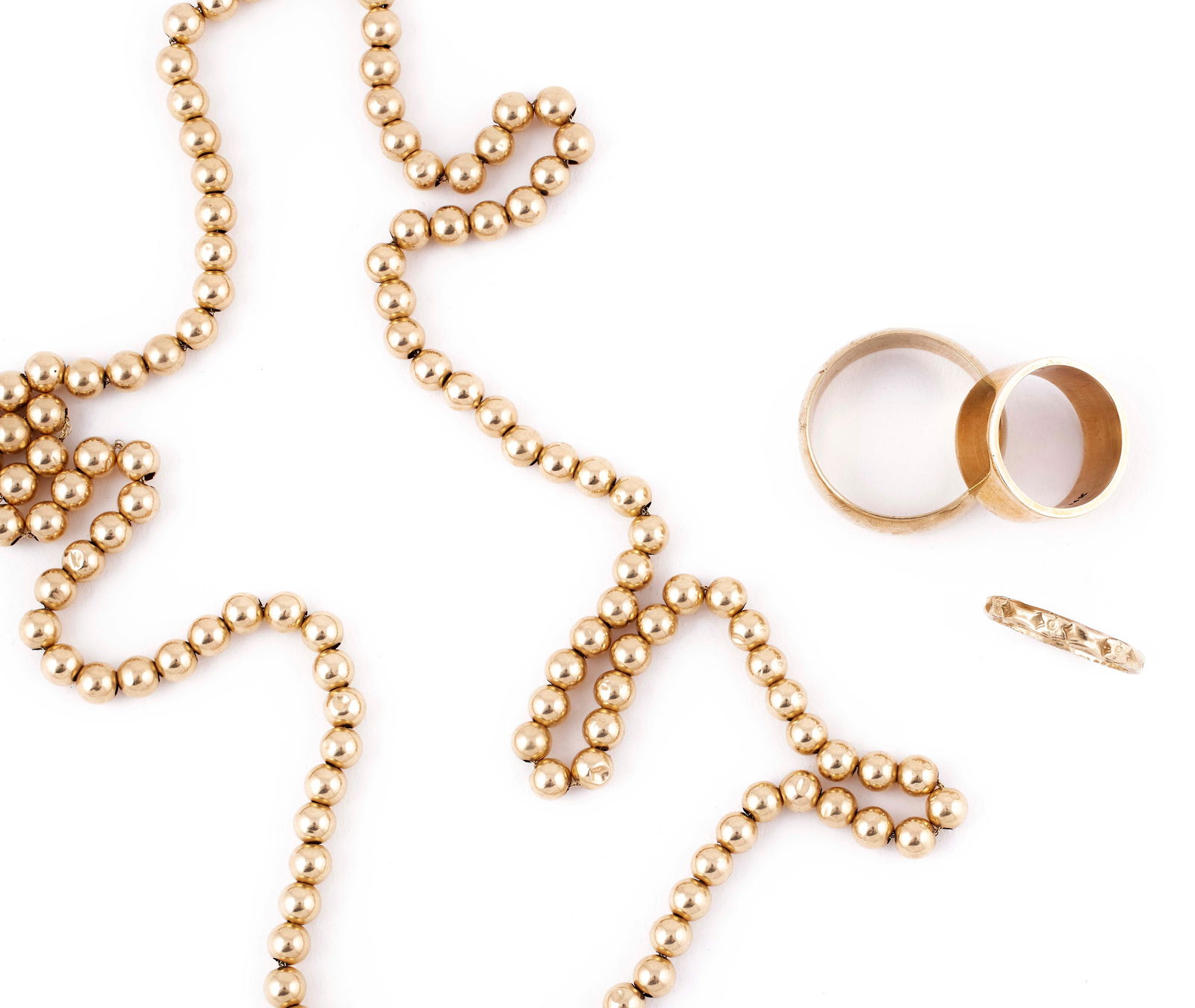 FOUR ASSORTED 14KT YELLOW GOLD JEWELRY PIECES Rings approx. 11.63 dwt., Chain approx. 4.56 dwt. (1 of 1)