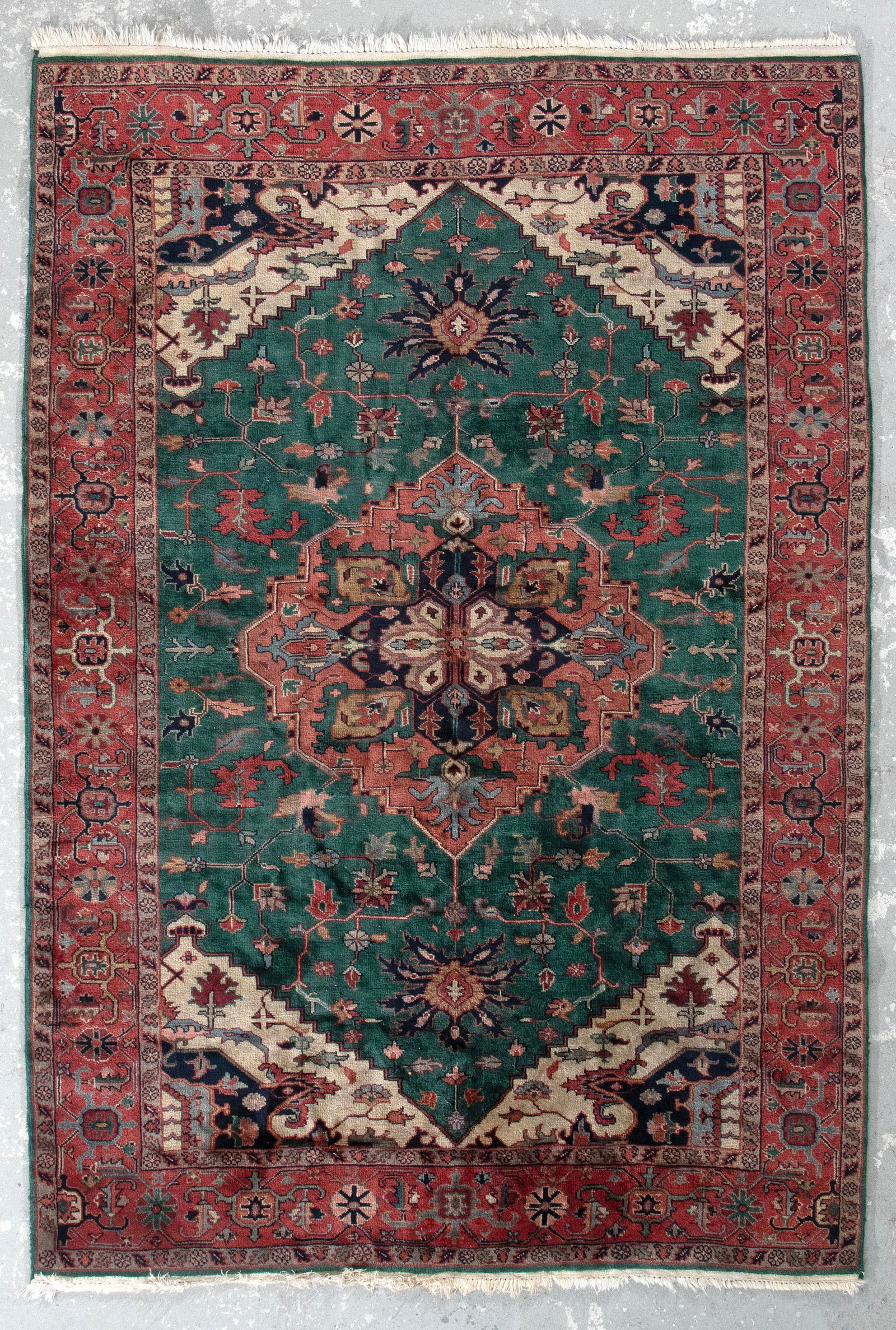 HERIZ DESIGN RUG: 6'0" X 8'10" Late 20th Century (1 of 1)