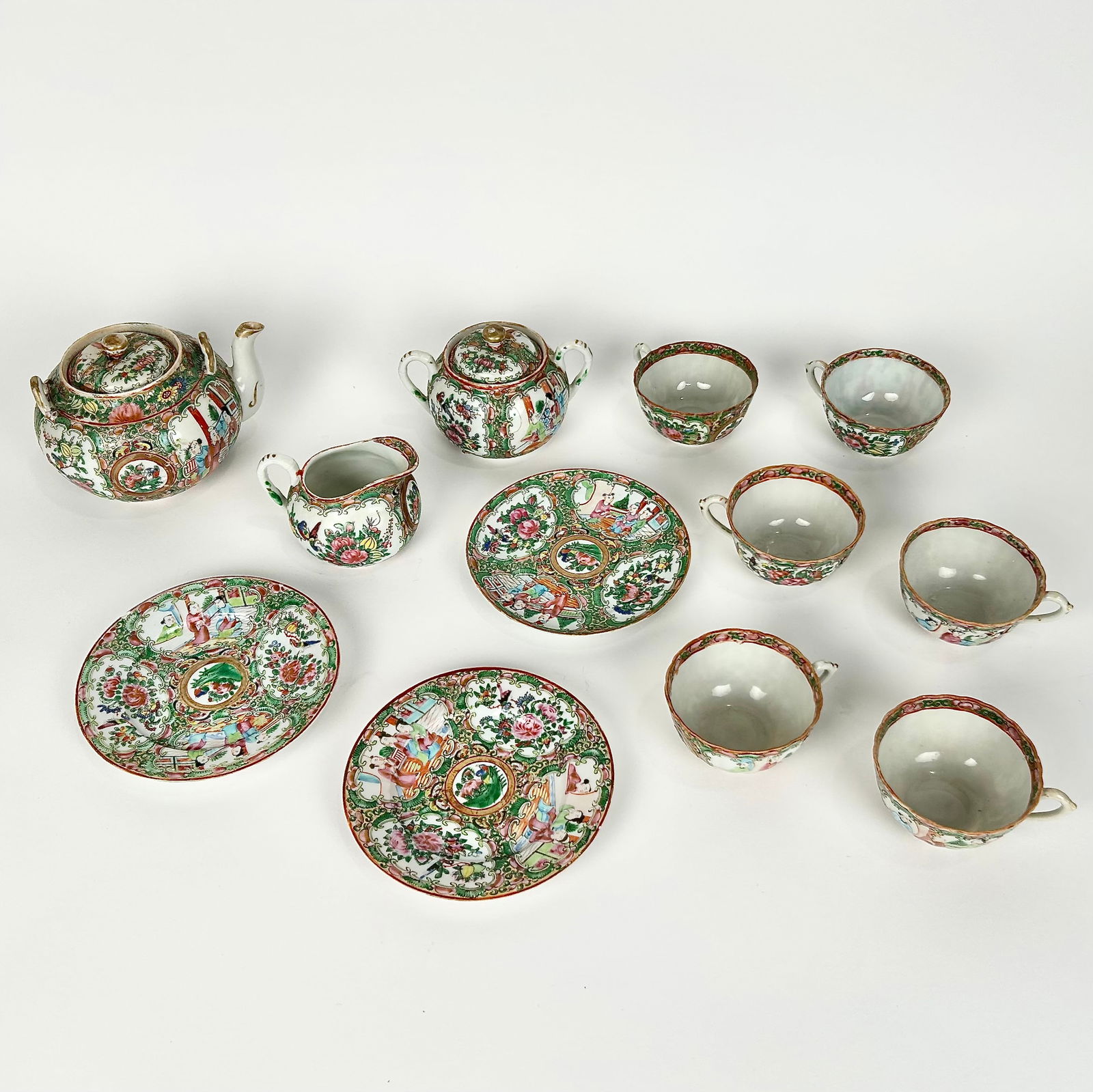 CHINESE EXPORT ROSE MEDALLION PORCELAIN TEA SET Last Half of the 19th Century Teapot height 5". (1 of 7)