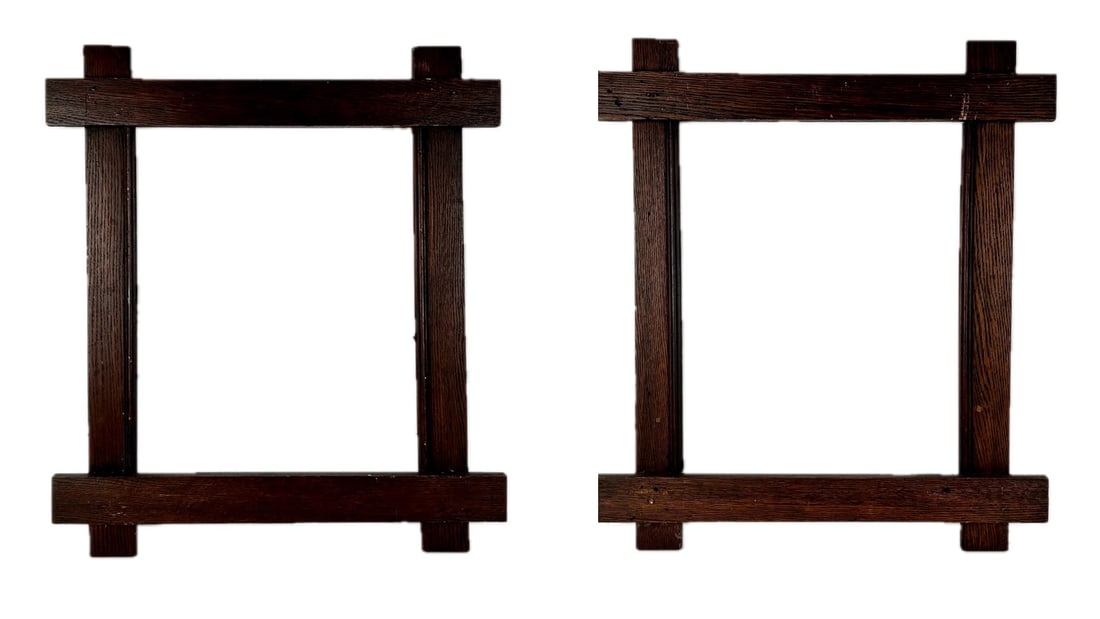 PAIR OF QUARTERSAWN OAK PICTURE FRAMES America, Early 20th Century Overall 25" x 29".: PAIR OF QUARTERSAWN OAK PICTURE FRAMESAmerica, Early 20th CenturyApertures 16.25" x 20.25".Overall 25" x 29".