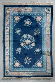 SCULPTED CHINESE RUG: 4'0" X 6'0" Late 20th Century