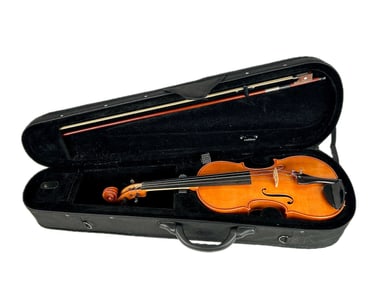 HAND-CRAFTED VIOLIN BY GERALD DASHNER Claremont, New Hampshire, Dated 1961 Violin length 24". Width