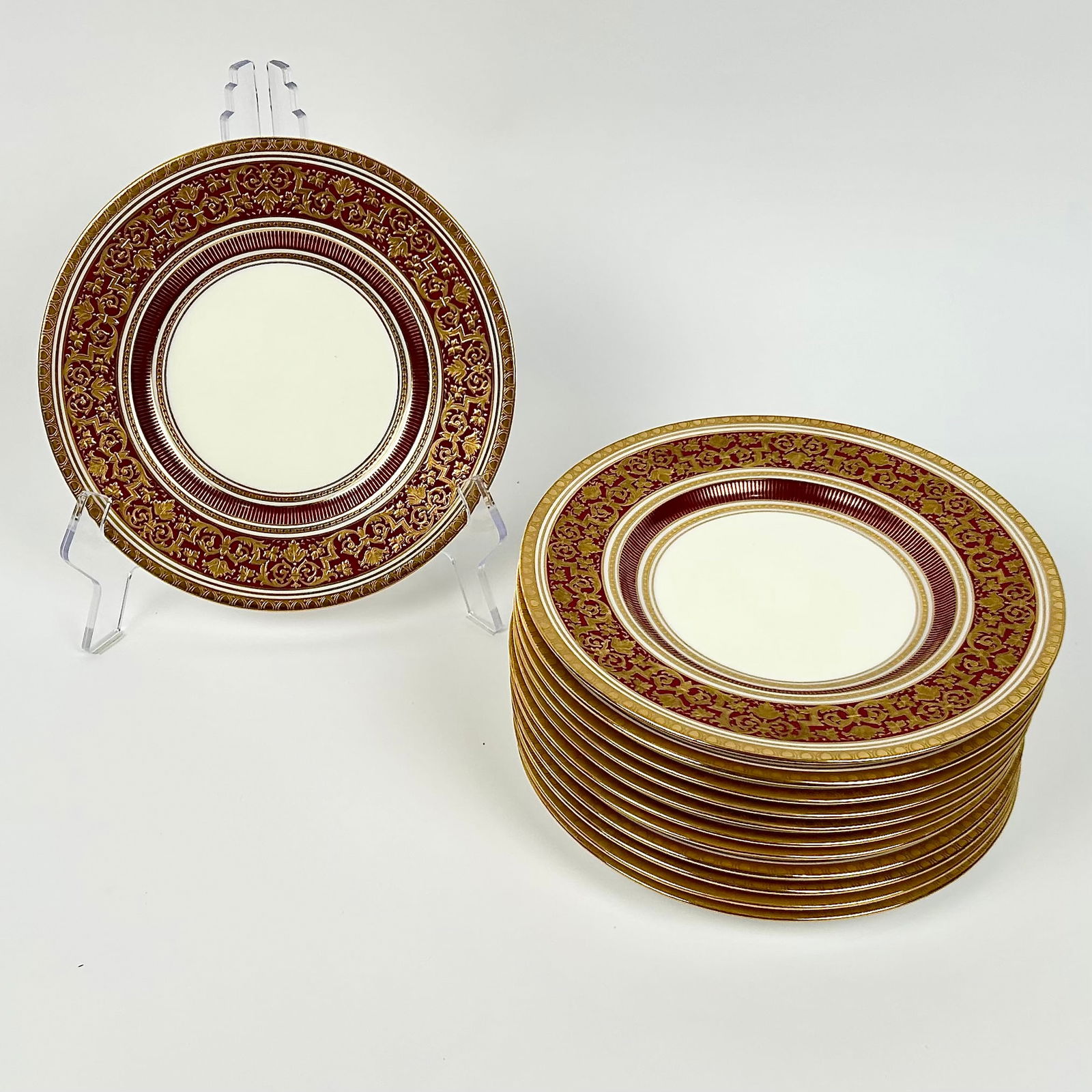 SET OF TWELVE MINTON FOR TIFFANY & CO. LUNCHEON PLATES Early to Mid-20th Century Diameters 8.875". (1 of 2)